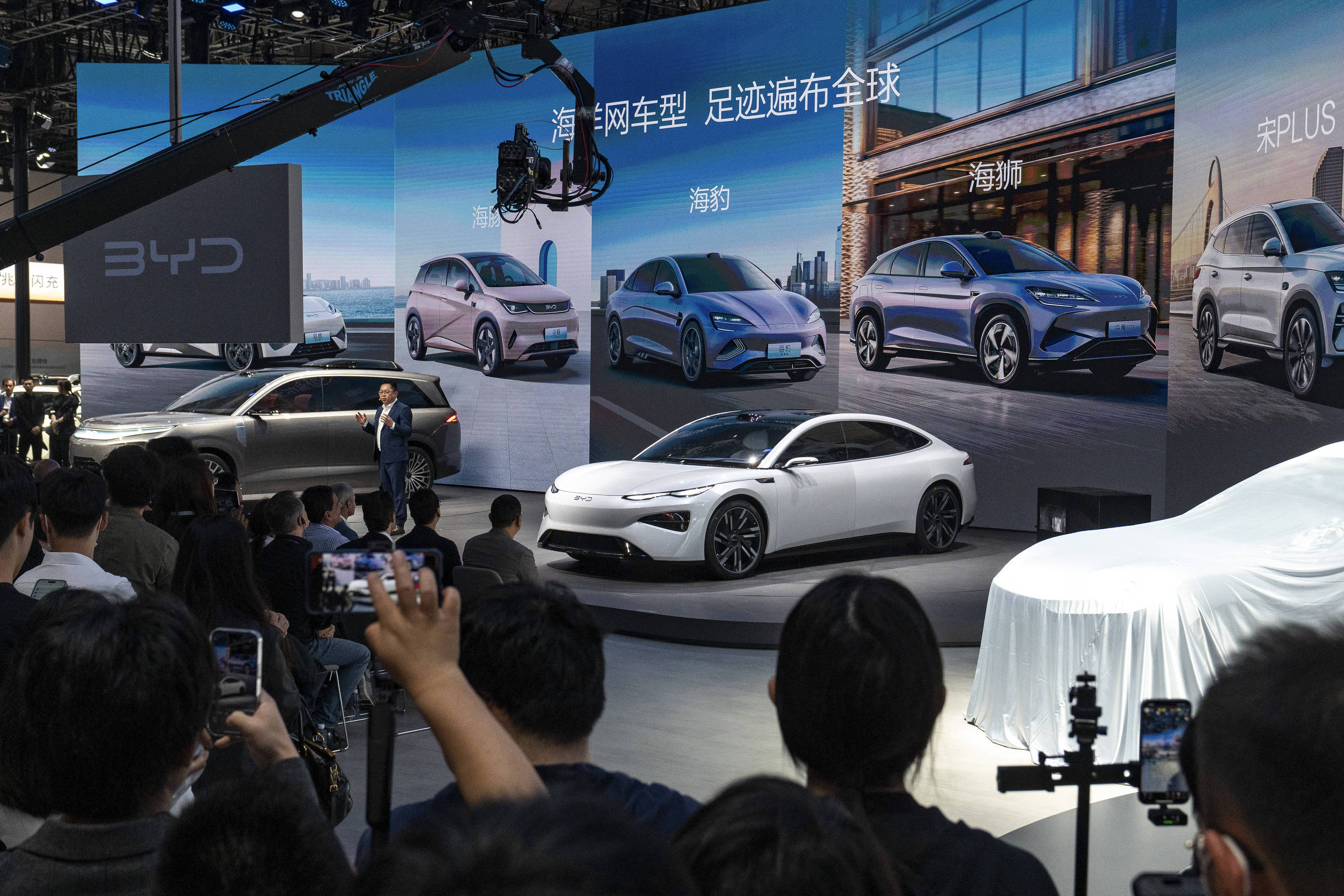 Por que China está tentando frear euforia com carros elétricos
