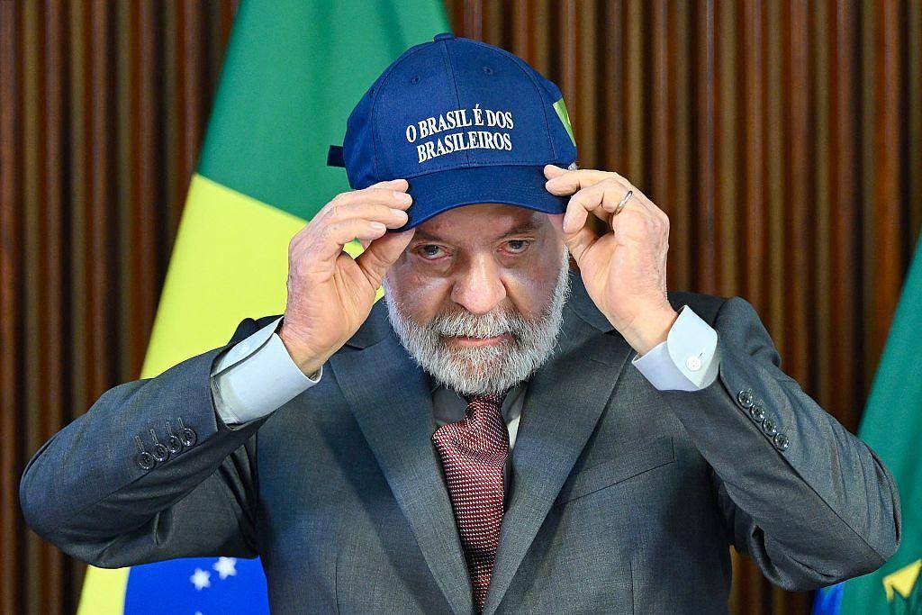 CNT/MDA: Lula tem avaliação positiva de 31% e negativa de 40% e lidera cenários para 2026