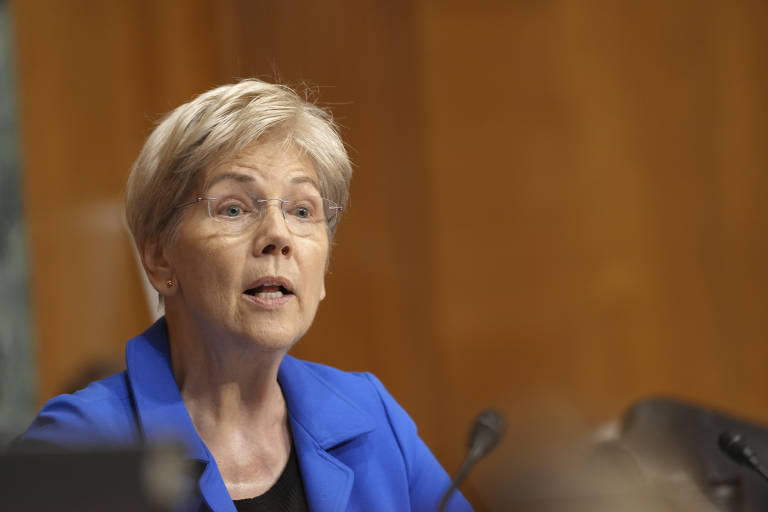 Sen. Elizabeth Warren (D-Mass.) questiona o Secretário de Saúde e Serviços Humanos Robert F. Kennedy Jr. durante uma audiência do Comitê de Finanças do Senado no Capitólio em Washington, na quinta-feira, 4 de setembro de 2025