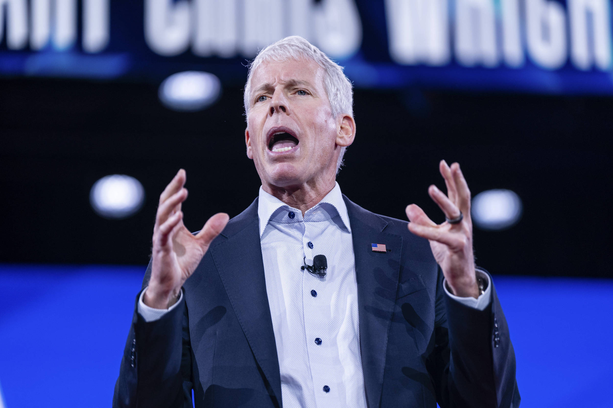 Secretário de Energia dos EUA ataca eólicas offshore e minimiza mudança climática