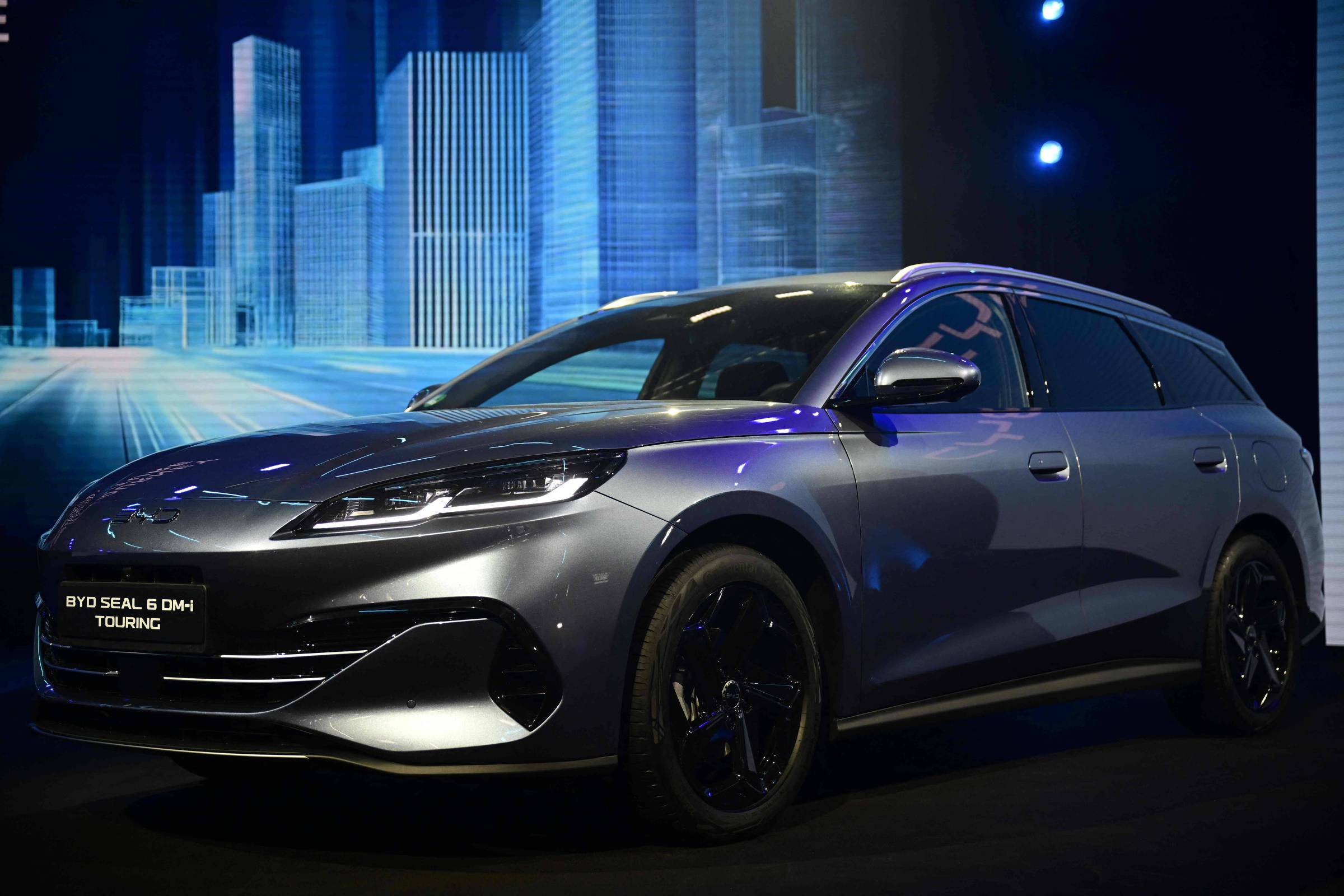BYD intensifica expansão e mais que dobra opções de modelos na Europa