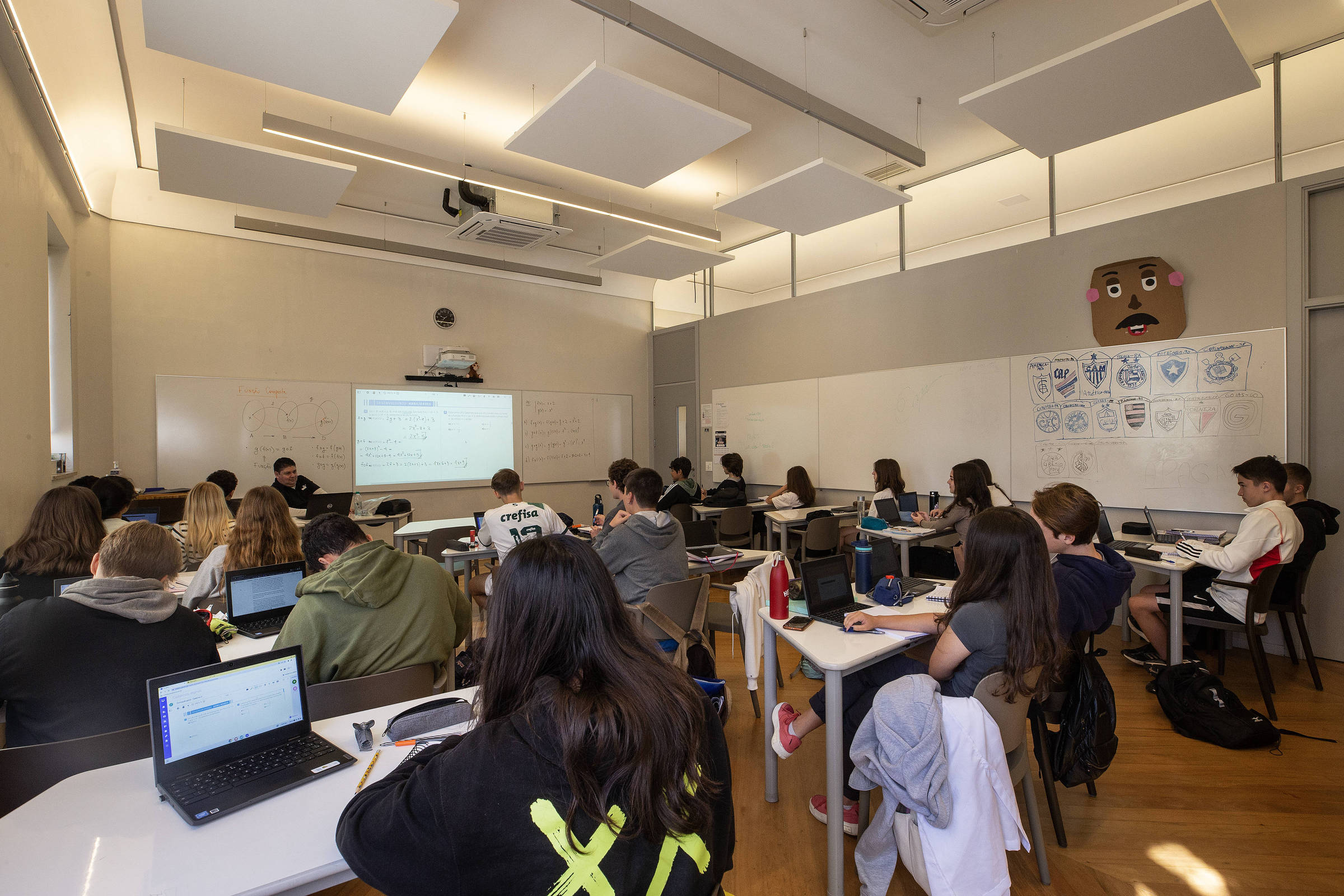 Matrículas no ensino médio integral aumentam 242% de 2016 a 2024 no Brasil