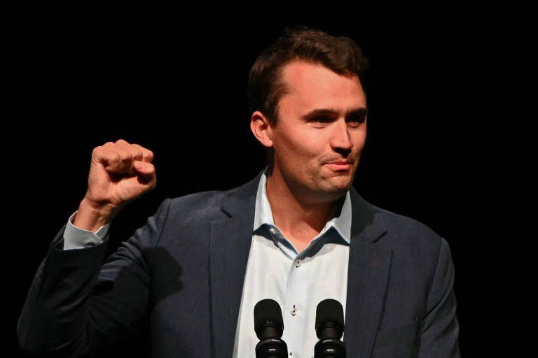 Charlie Kirk foi de conservador secular a líder da direita - 10/09/2025 -  Mundo - Folha