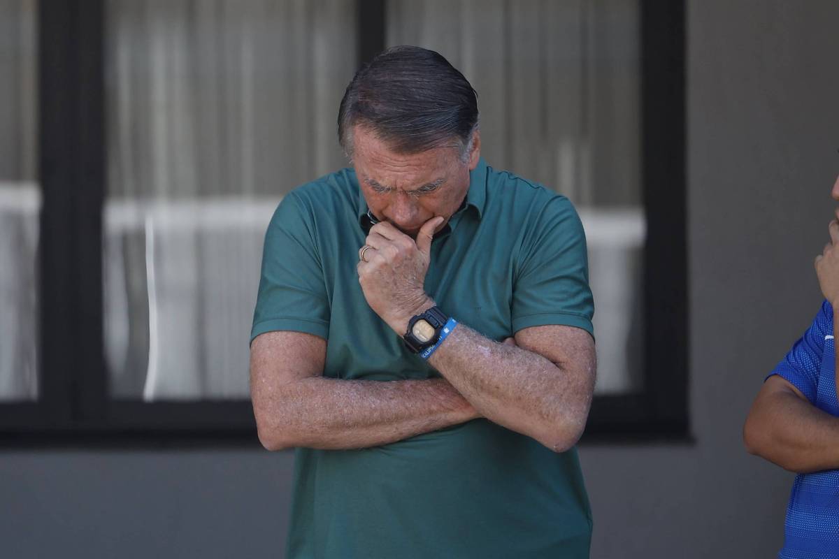 Vídeo: Bolsonaro aparece em dia decisivo no STF - 11/09/2025 - Brasília Hoje - Folha