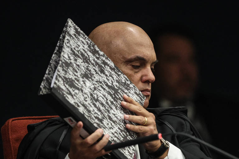 Moraes rebate Fux sobre 8/1: 'não foram baderneiros desordenados'