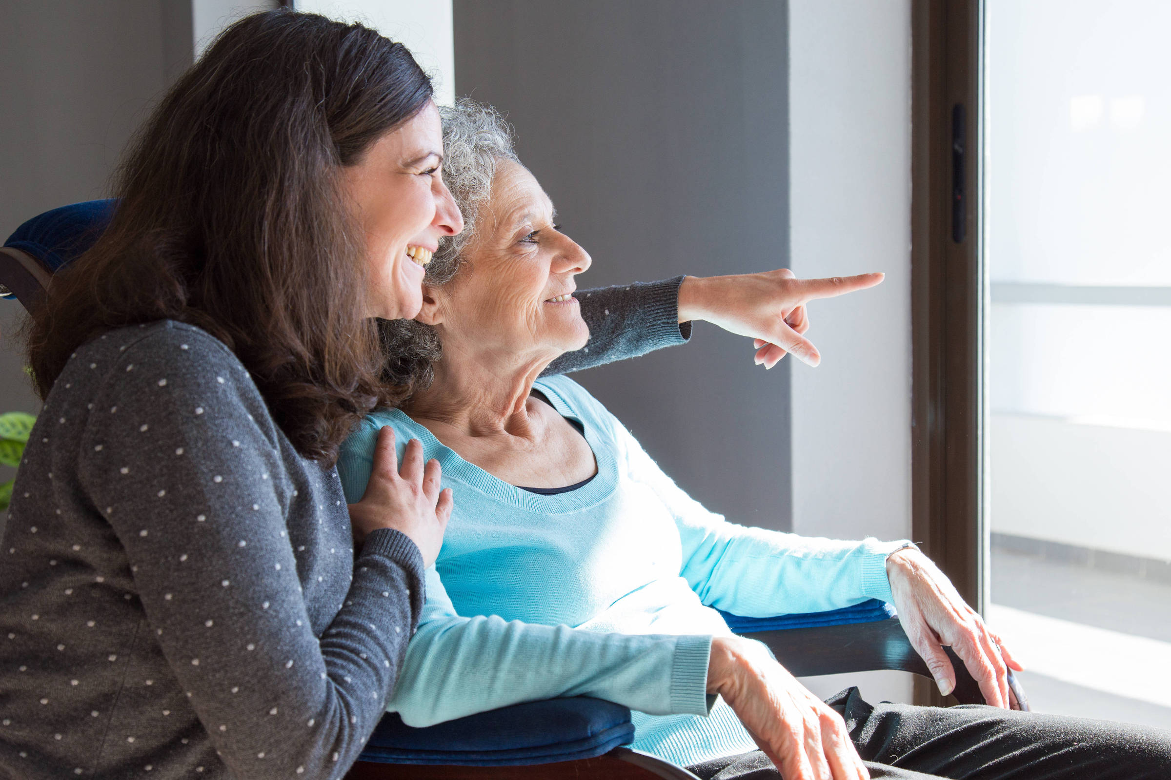 Veja três dicas para se comunicar melhor com uma pessoa com Alzheimer