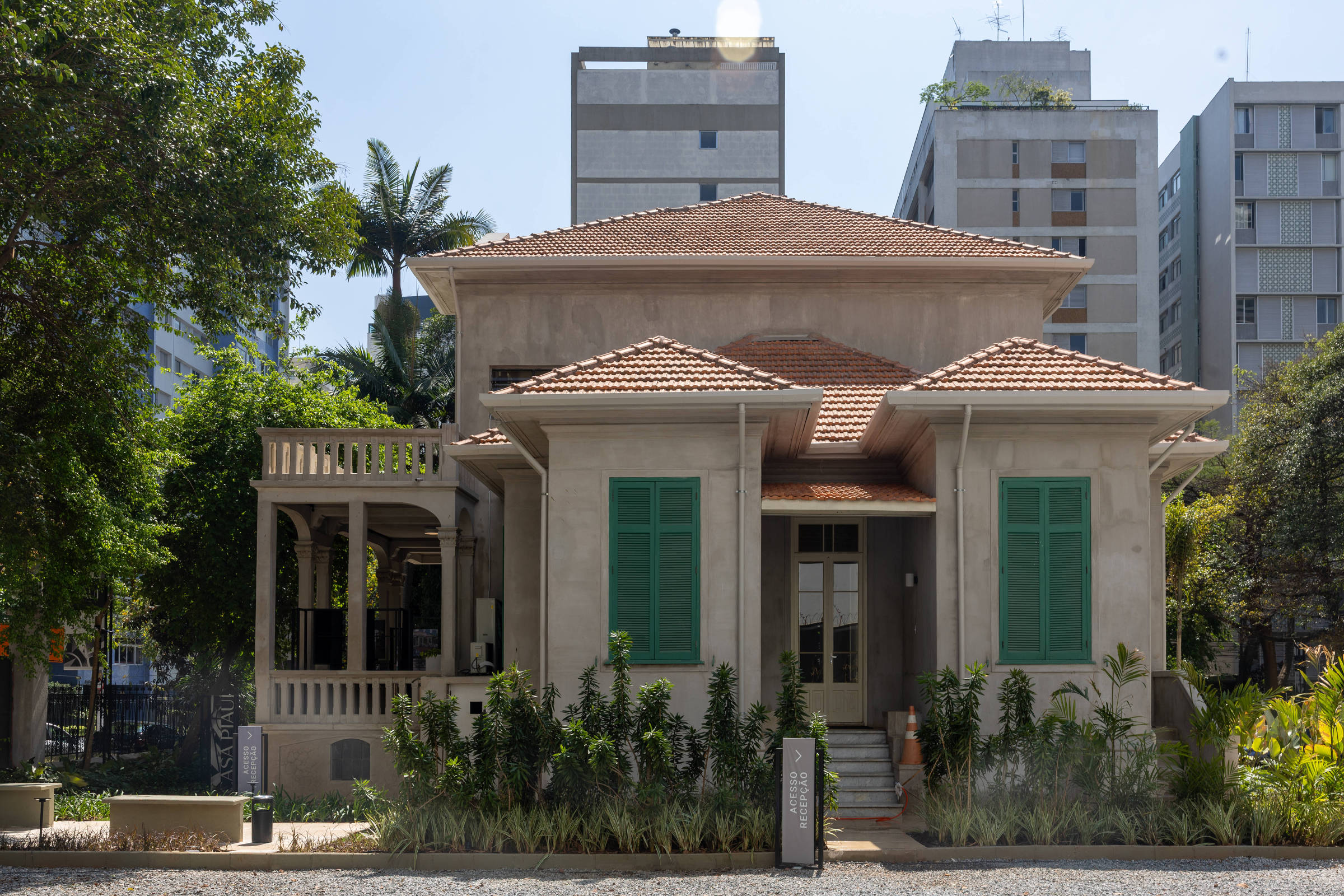 Palacete Piauí é reaberto para visitas guiadas após restauração de três anos em SP