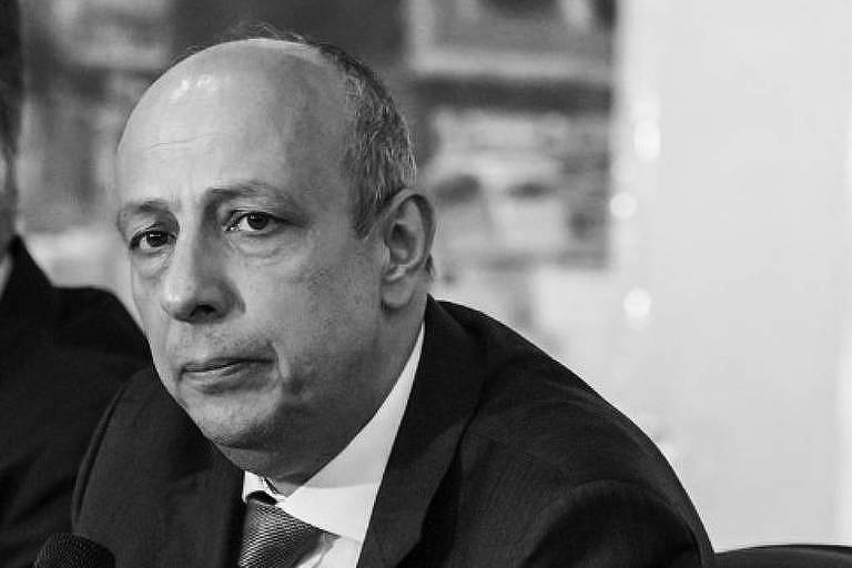 Execução de ex-delegado exige ação rápida e responsável - 16/09/2025 - Opinião - Folha