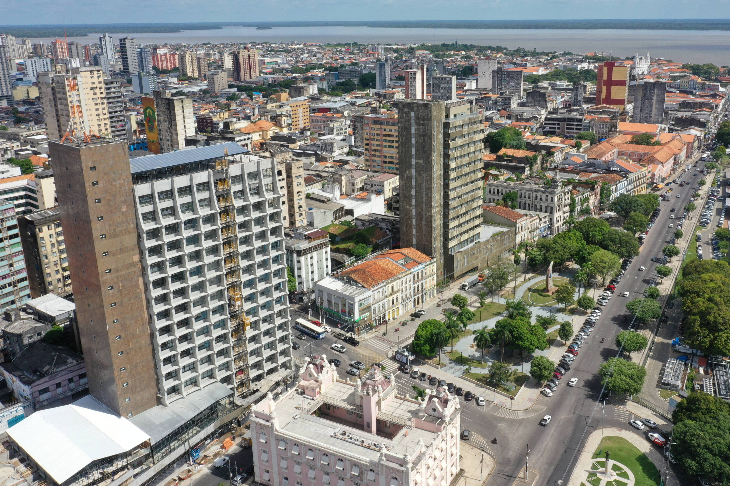 Chefe da Casa Civil diz que governo vai acionar hotéis na Justiça contra preços abusivos na COP30