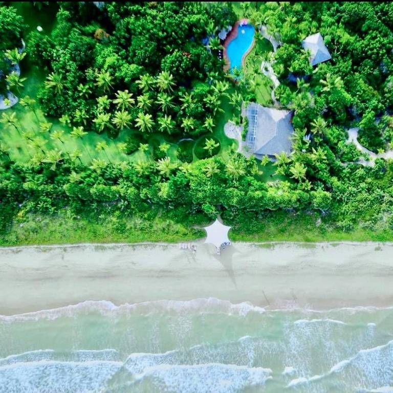 Imagens da região de Trancoso, Bahia, conhecida por seus condomínios de luxo.
