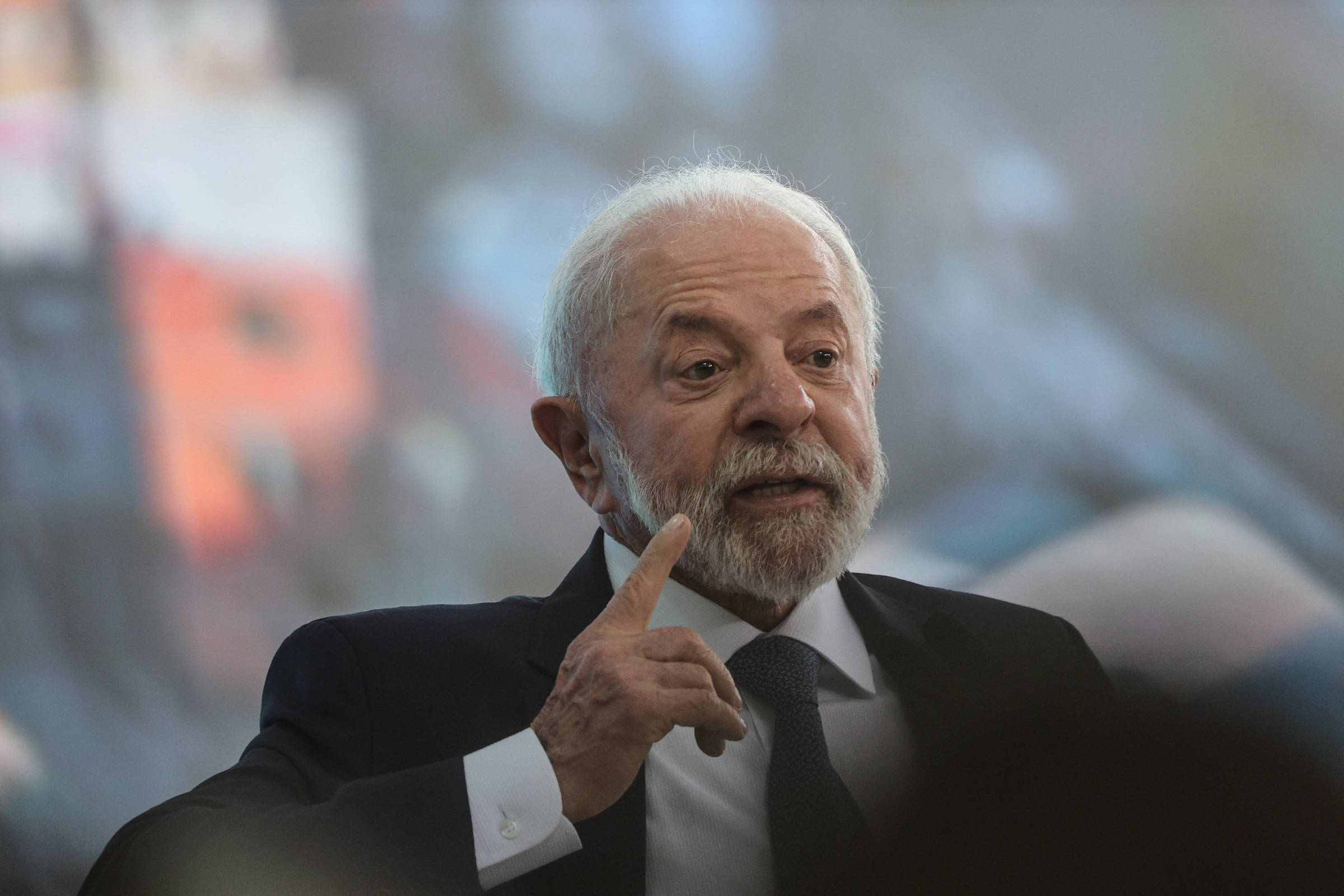 Governo Lula evita debate sobre aborto, e voto de Barroso reacende divisão no Congresso
