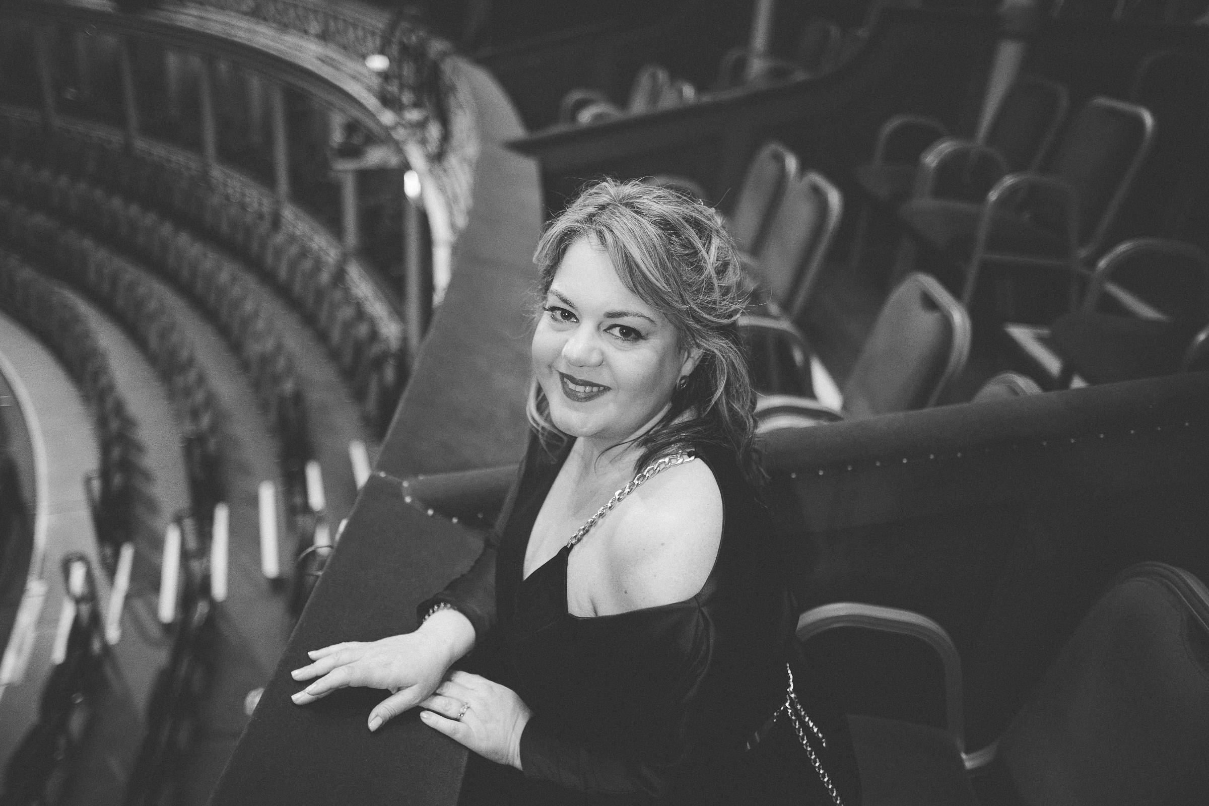 Quem é Gabriella Di Laccio, soprano gaúcha que receberá honraria da coroa britânica