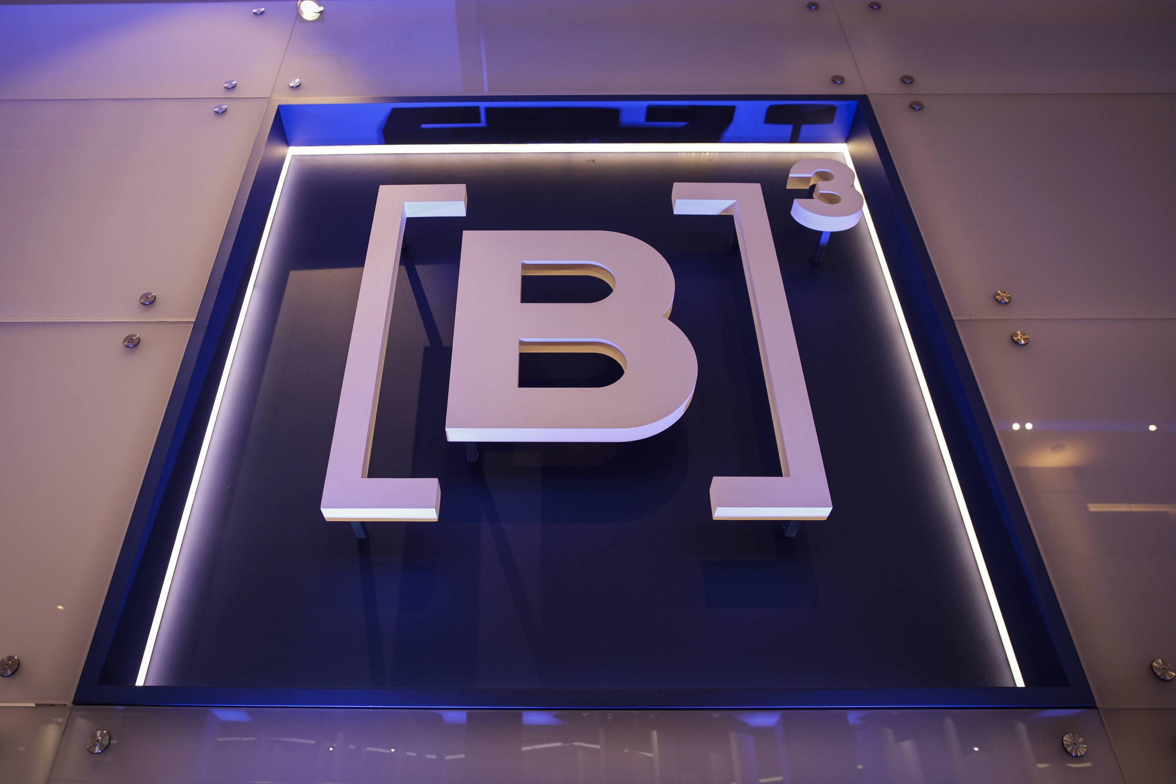 B3 terá novo horário de funcionamento a partir de segunda-feira (3)