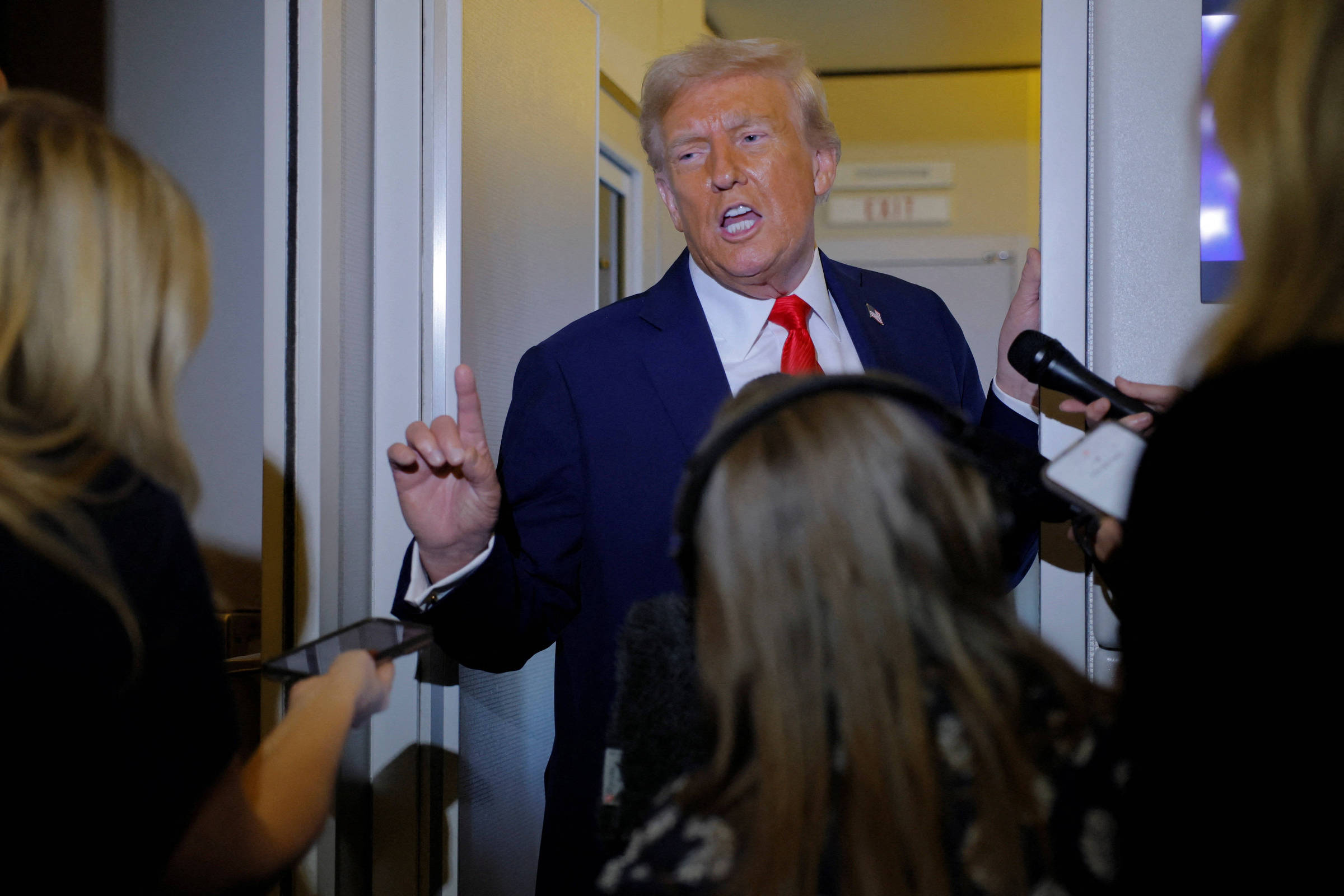 Trump deve vincular uso de paracetamol a risco de autismo, dizem autoridades