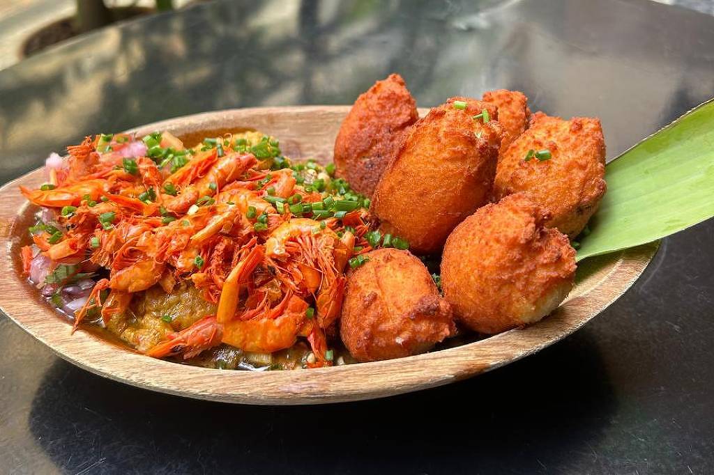 Cardápio afro-brasileiro do Yayá Comidaria peca pela irregularidade