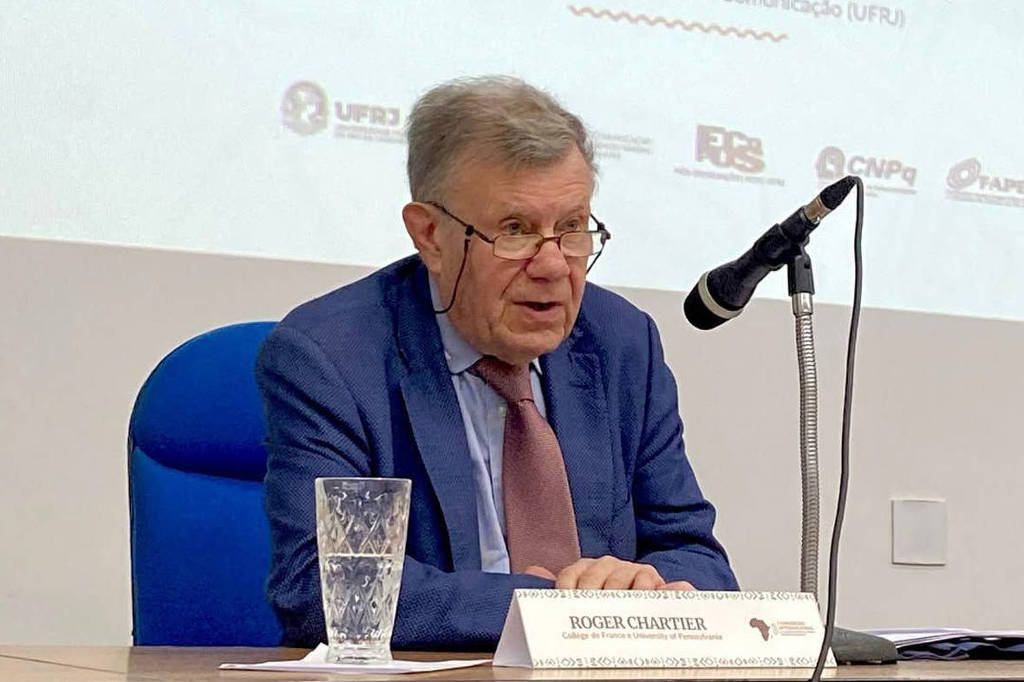 Inteligência artificial é uma segunda revolução na leitura, diz Roger Chartier