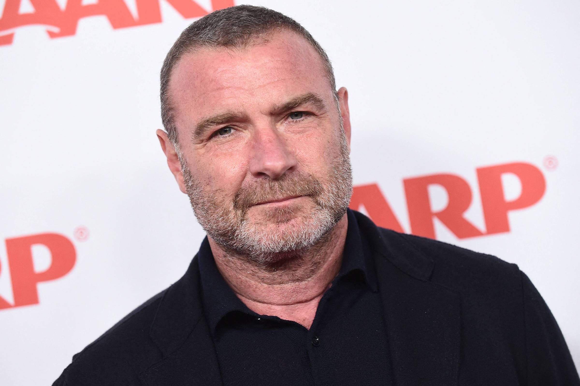 Atores como Liev Schreiber e Debra Messing criticam boicote a empresas de Israel