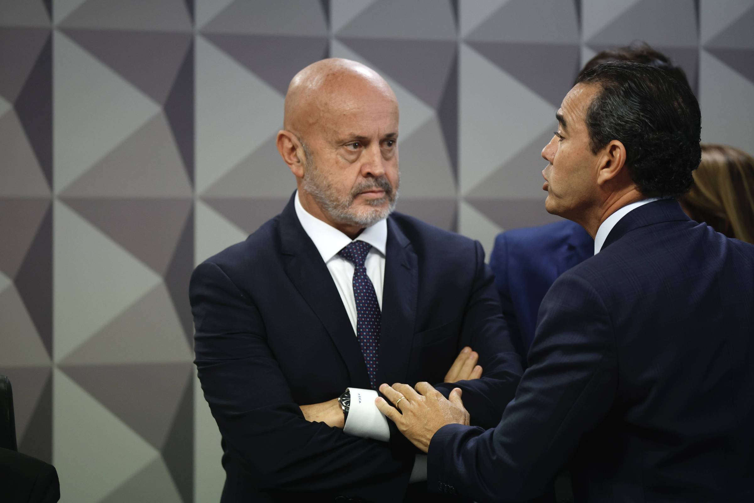 Careca do INSS diz em CPI que não tem negócio com governo e que desconhece Lupi