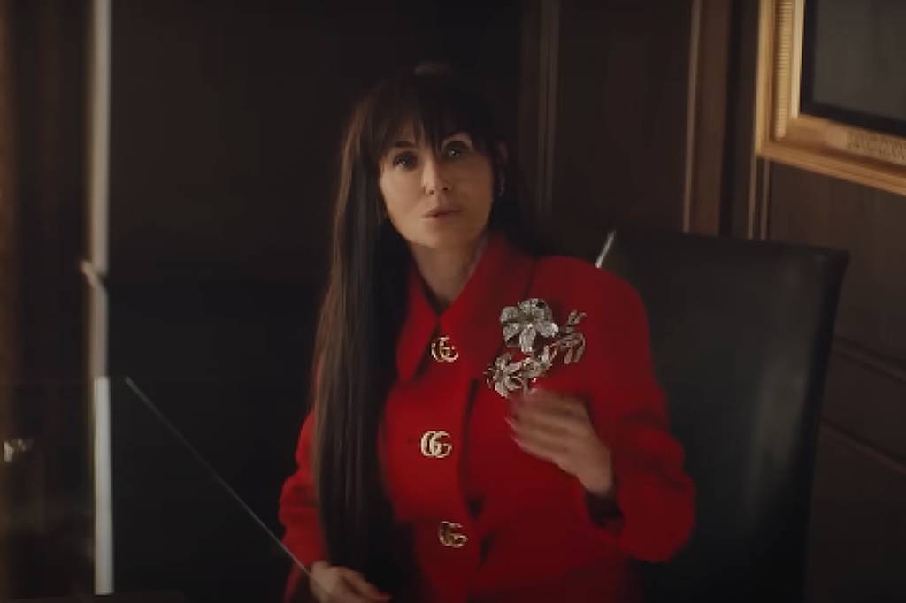 Gucci estreia nova direção criativa em Milão e exibe filme com Demi Moore