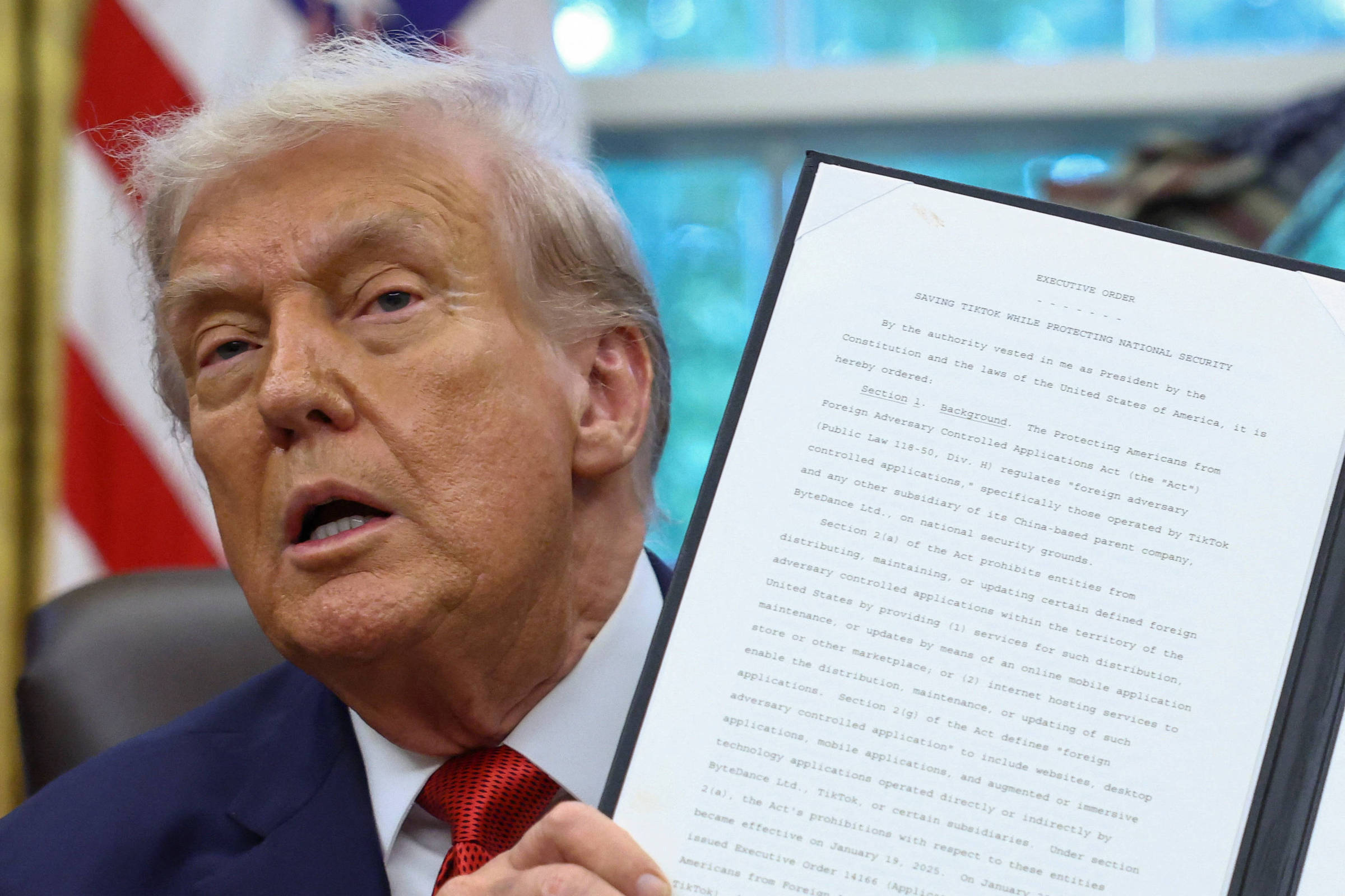 Trump assina decreto confirmando que plano de venda do TikTok atende aos requisitos dos EUA