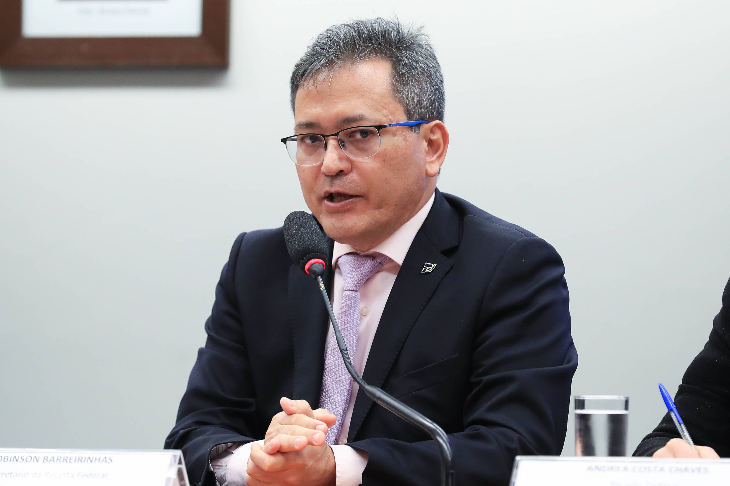 Norma contra PCC que exige CPF em fundo exclusivo sai em um mês, diz chefe da Receita Federal