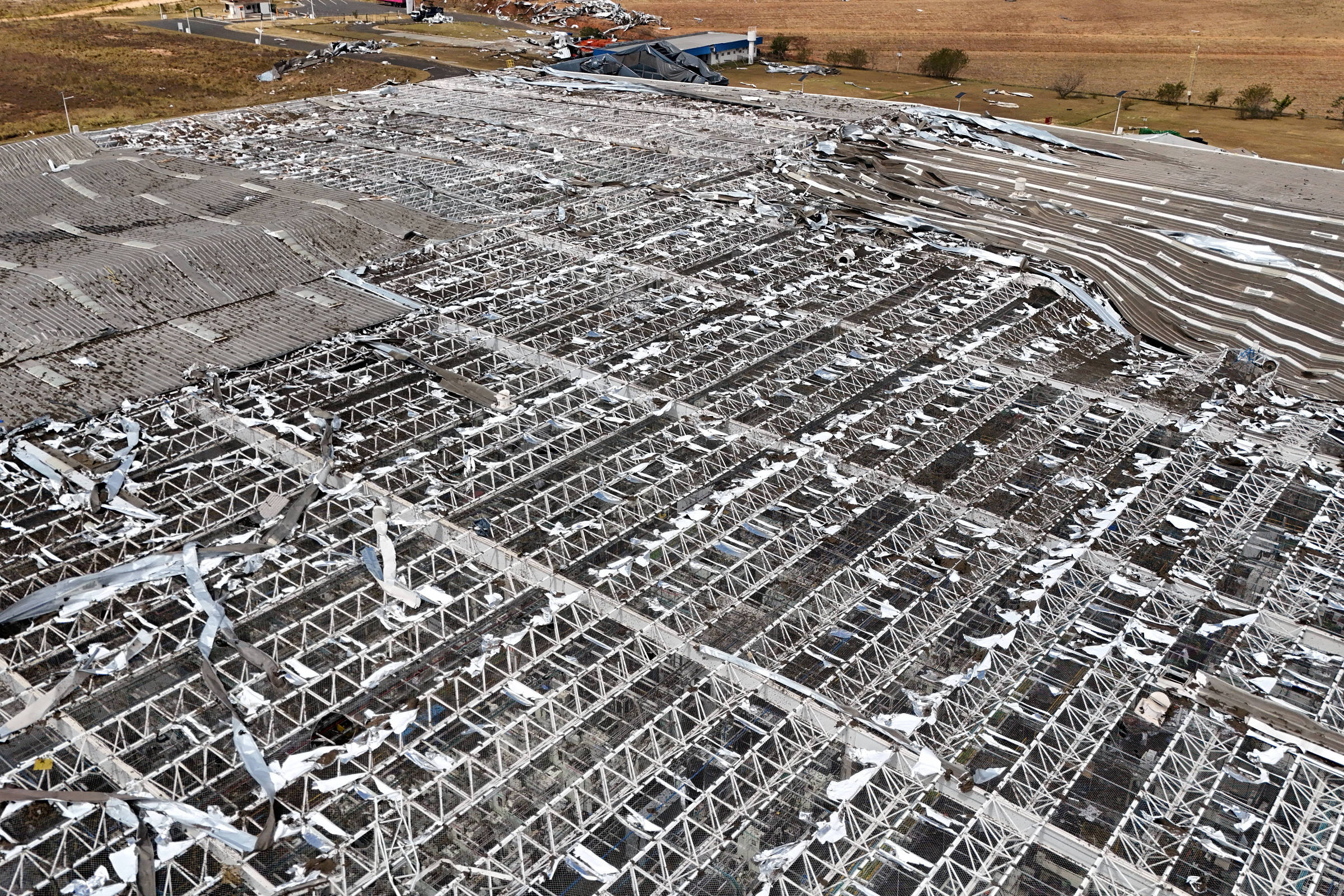 Toyota pretende importar motores e negocia empregos com sindicato após destruição de fábrica em SP
