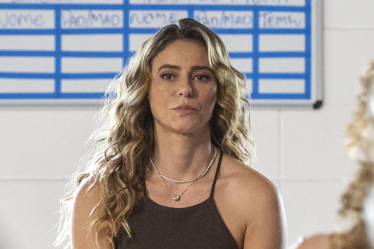 'Vale Tudo': Heleninha vai para a cadeia na reta final da novela