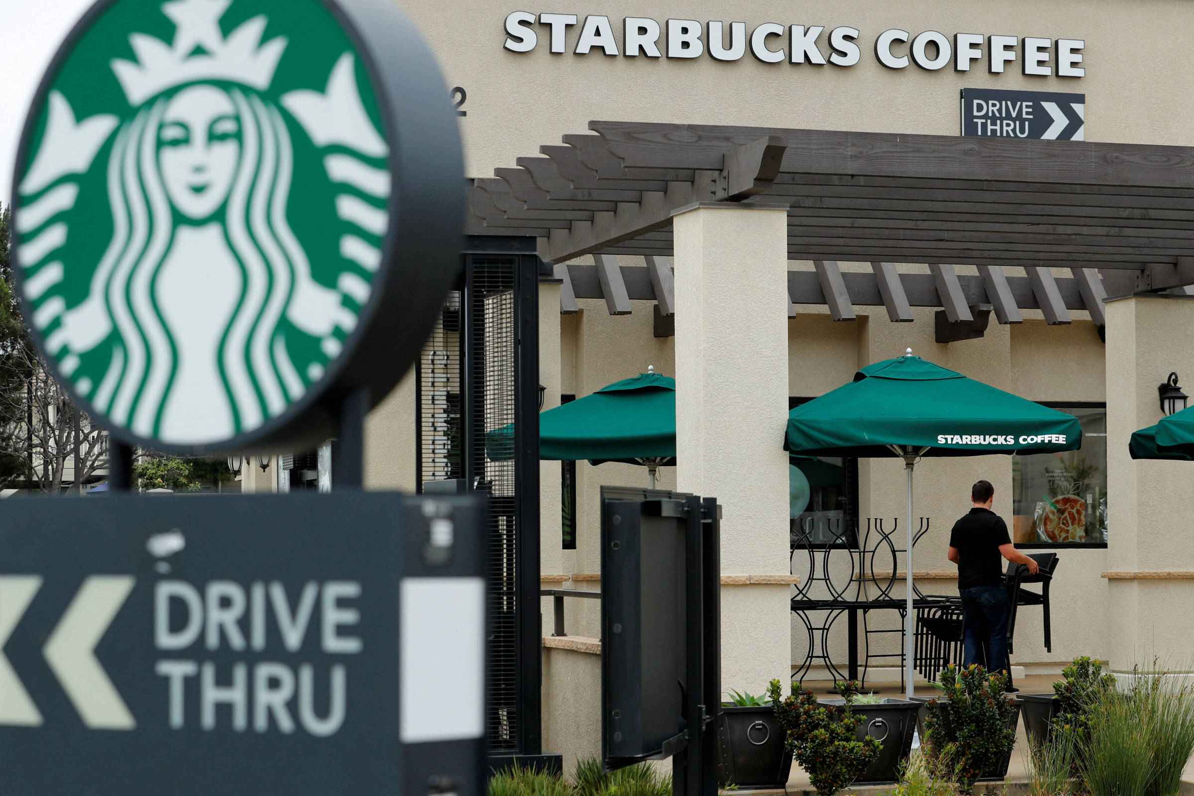 Starbucks se encontra em uma confusão 'tamanho venti'