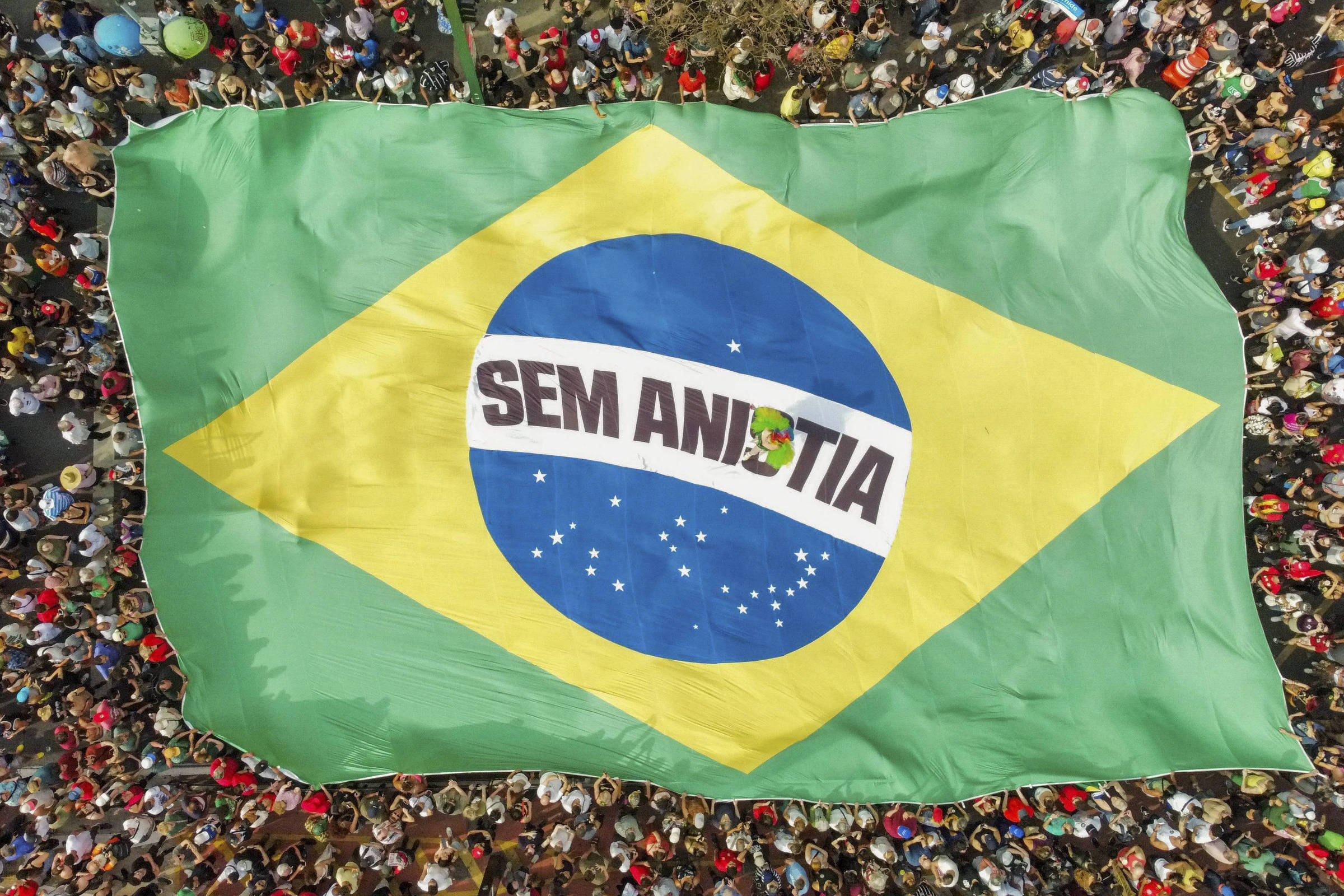 O Brasil na contramão do mundo (ainda bem)