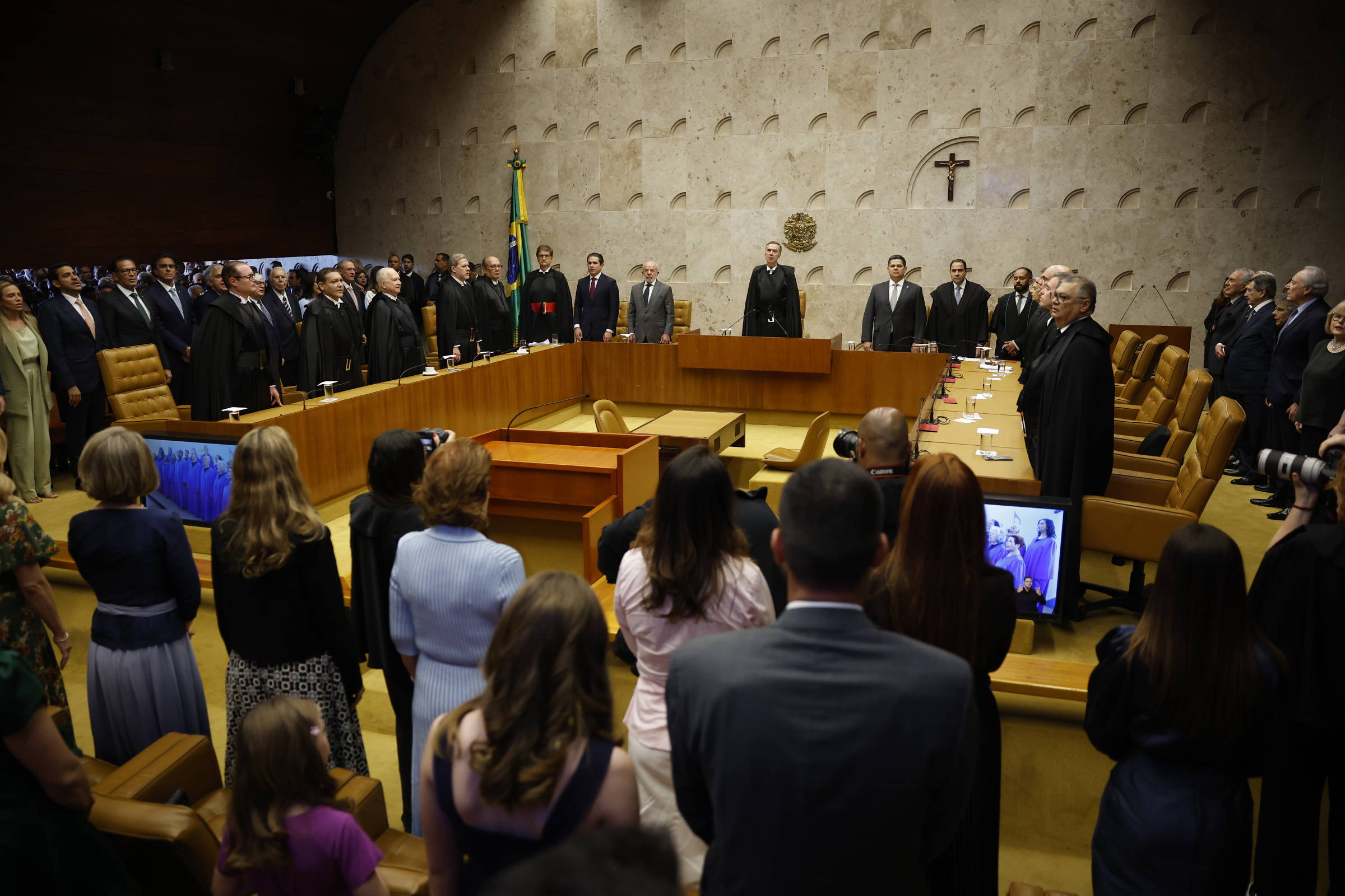 Datafolha: Avaliação do STF e Congresso ficam estáveis após julgamento de Bolsonaro e PEC da Blindagem