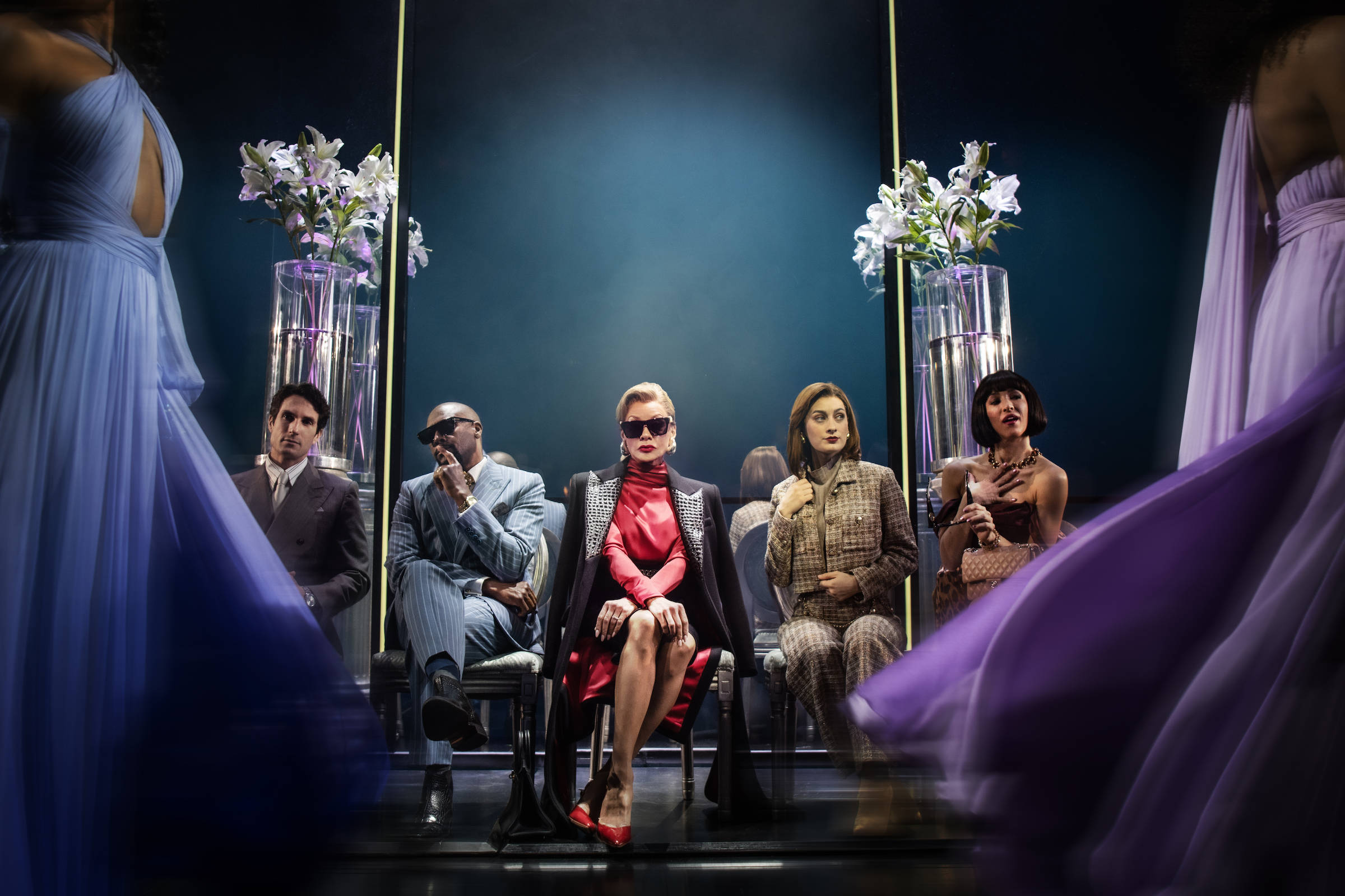 'O Diabo Veste Prada', prestes a ganhar sequência, sobe aos palcos de salto alto