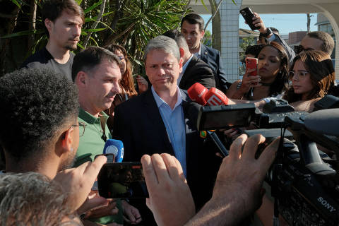 Centrão mantém preferência por Tarcísio, e ala vê possibilidade de Flávio não manter candidatura