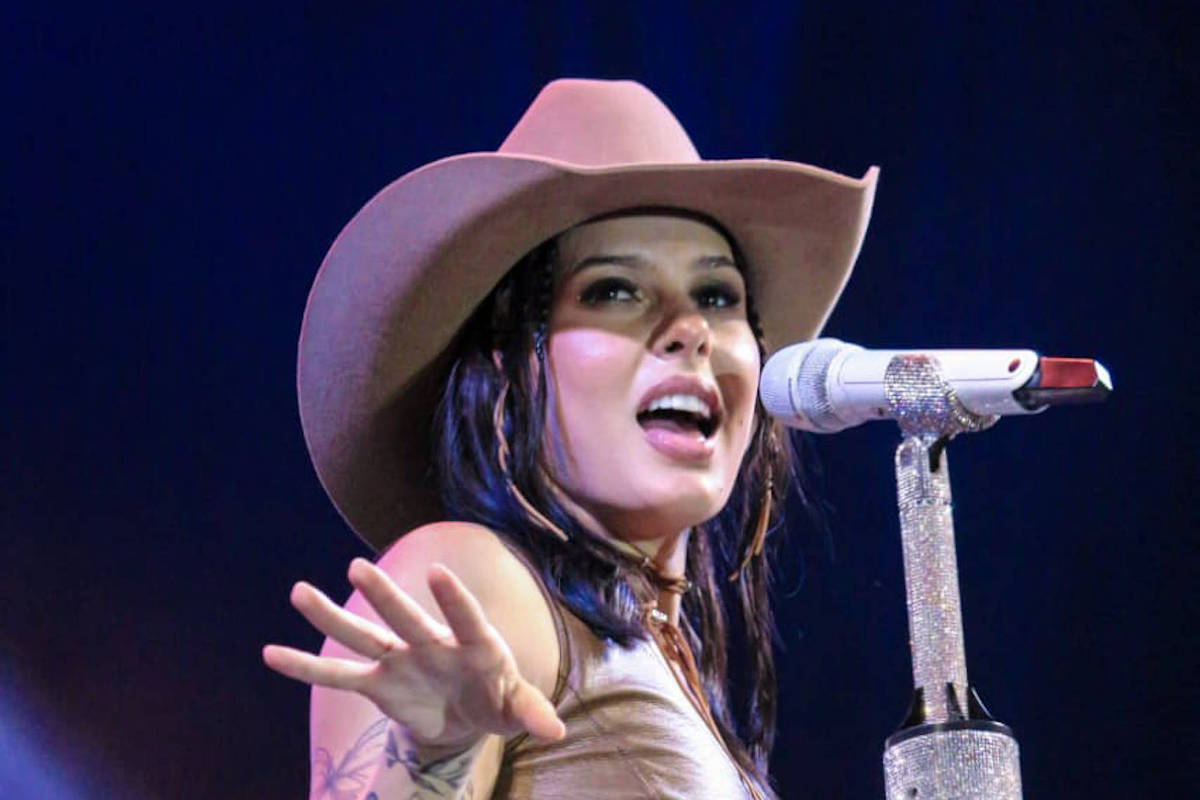 Ana Castela vai cantar em especial de Dia das Crianças no SBT