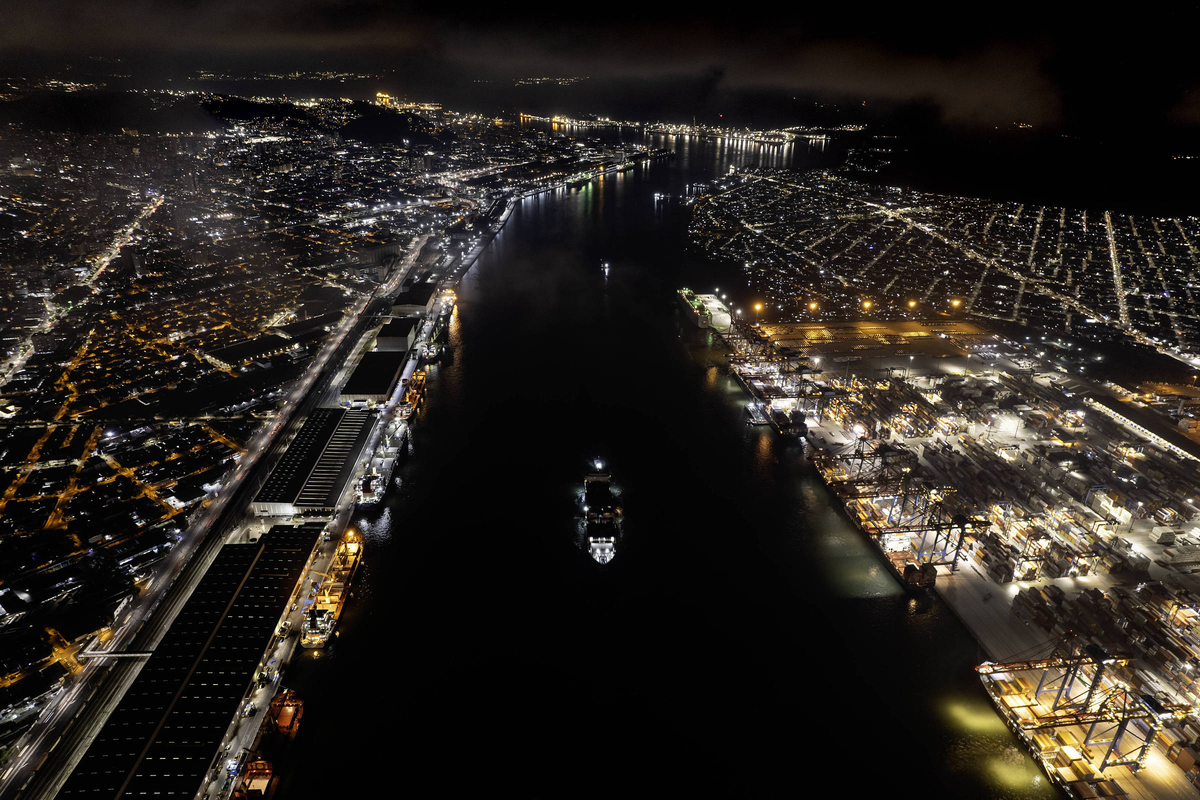 Autarquias, tribunal e ministérios divergem sobre megaterminal em Santos