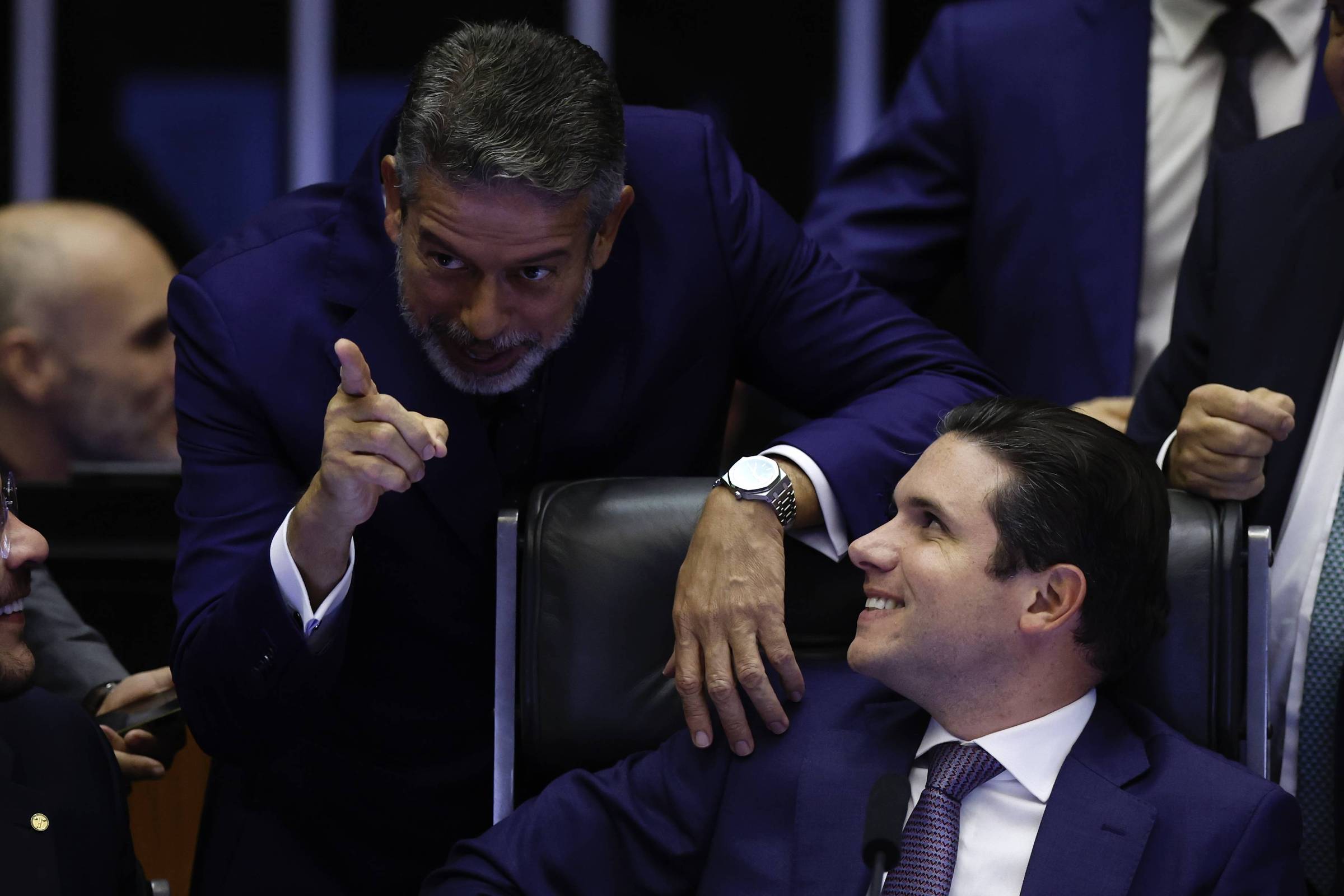 Quem vai pagar a conta da pindaíba do governo? Guerra dos impostos vai piorar até 2027