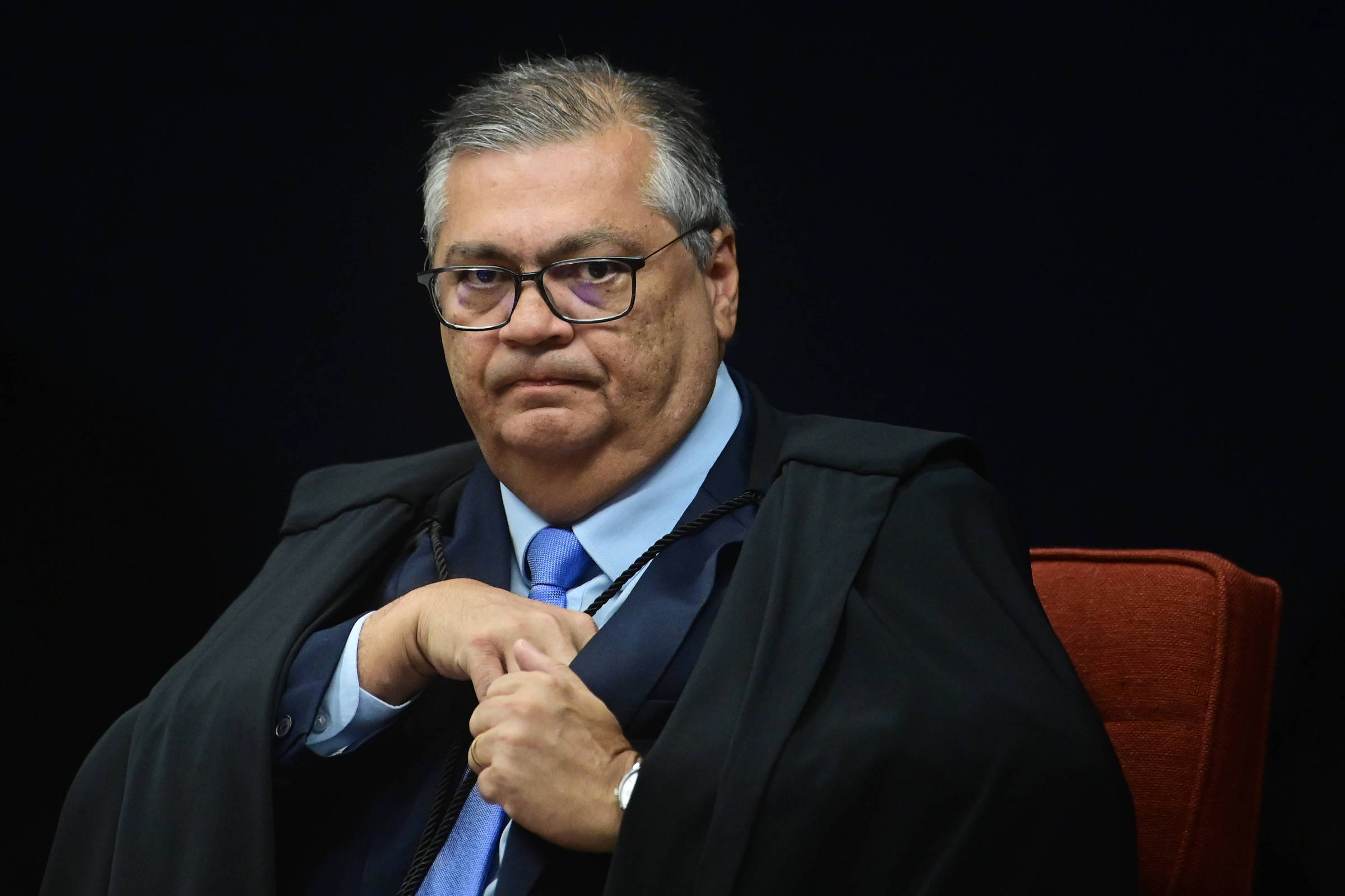 Dino diz que pedirá a Alcolumbre projeto de execução extrajudicial de dívidas