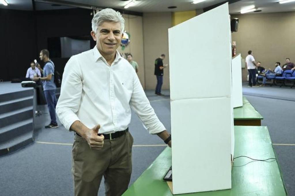 Ex-presidente da Contag, alvo da CPI do INSS, tem transações acima de sua capacidade, aponta Coaf