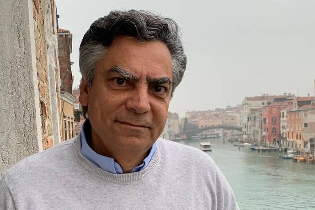 Diogo Mainardi cria fotonovela em Veneza para expurgar seus mortos