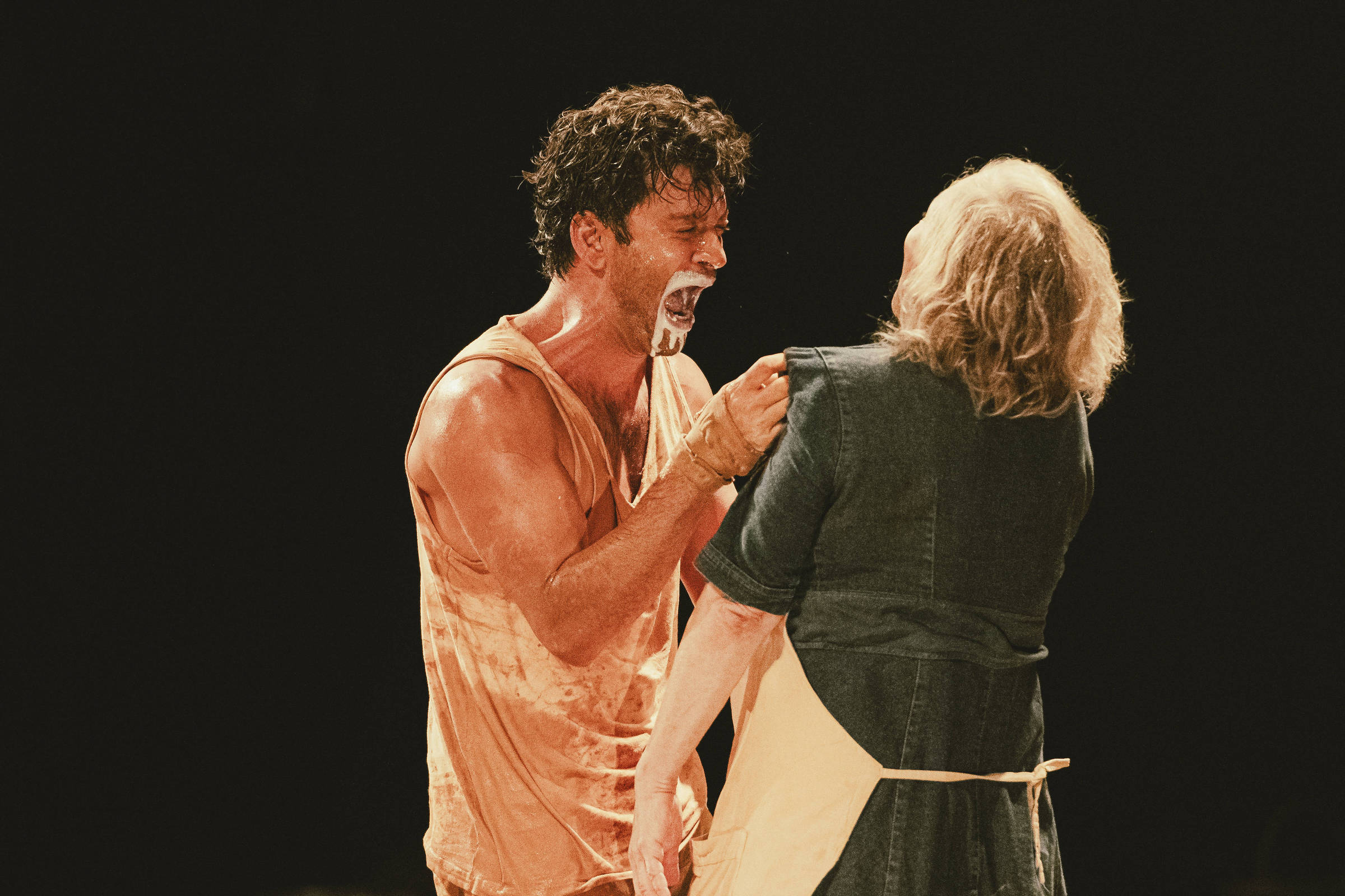 Com Armando Babaioff, peça 'Tom na Fazenda' reestreia em São Paulo no Teatro Vivo