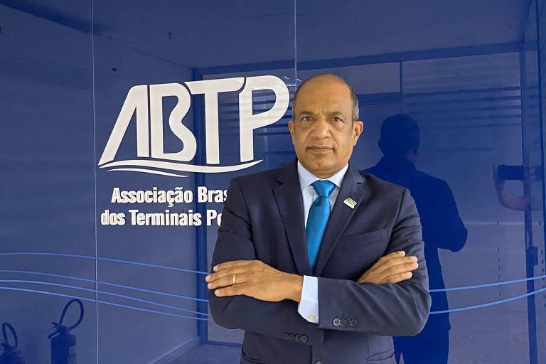 Infográfico mostrando a movimentação de cargas no porto de Santos.