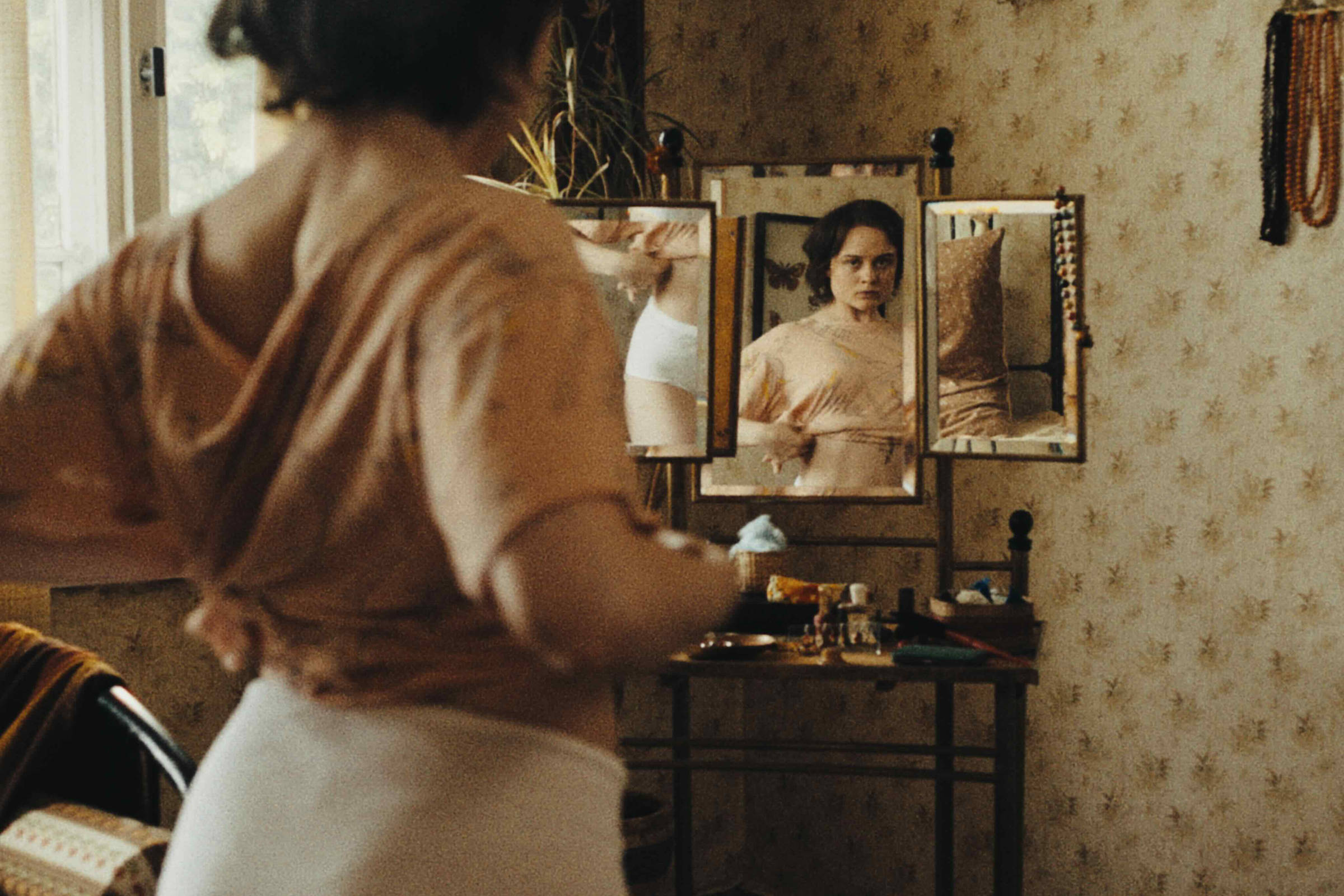 Alemão 'O Som da Queda' traz em si forma rudimentar de feminismo em tom macabro