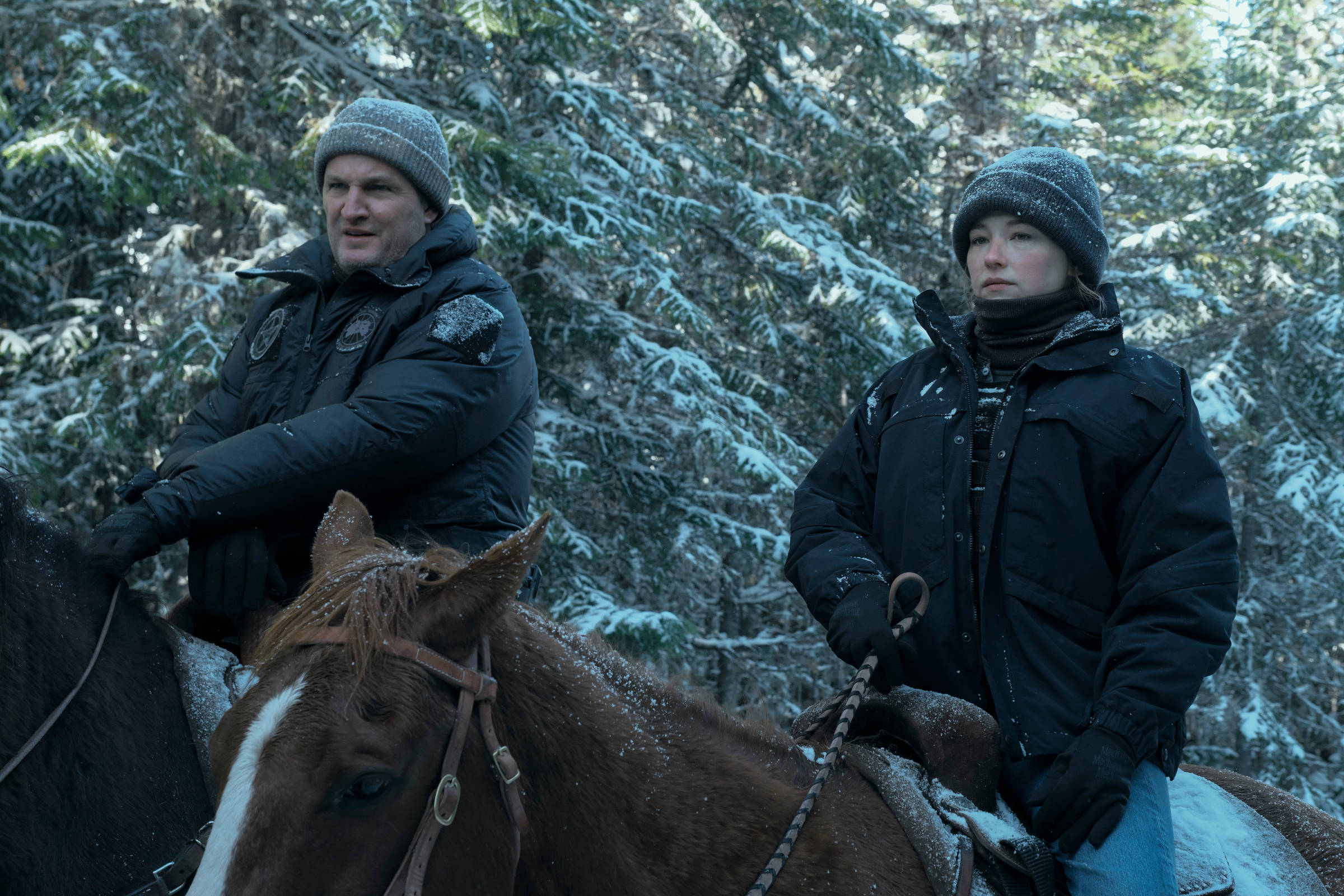 'Faça Ela Voltar' e acidente no Alasca: o que ver na TV e no streaming neste sábado