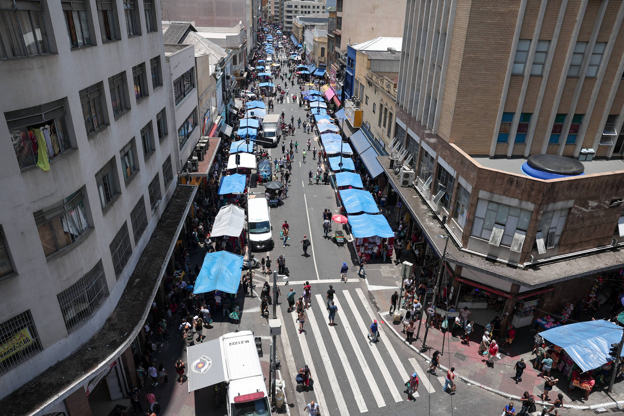 3 a cada 10 pessoas trabalham por conta própria no Brasil, diz Censo