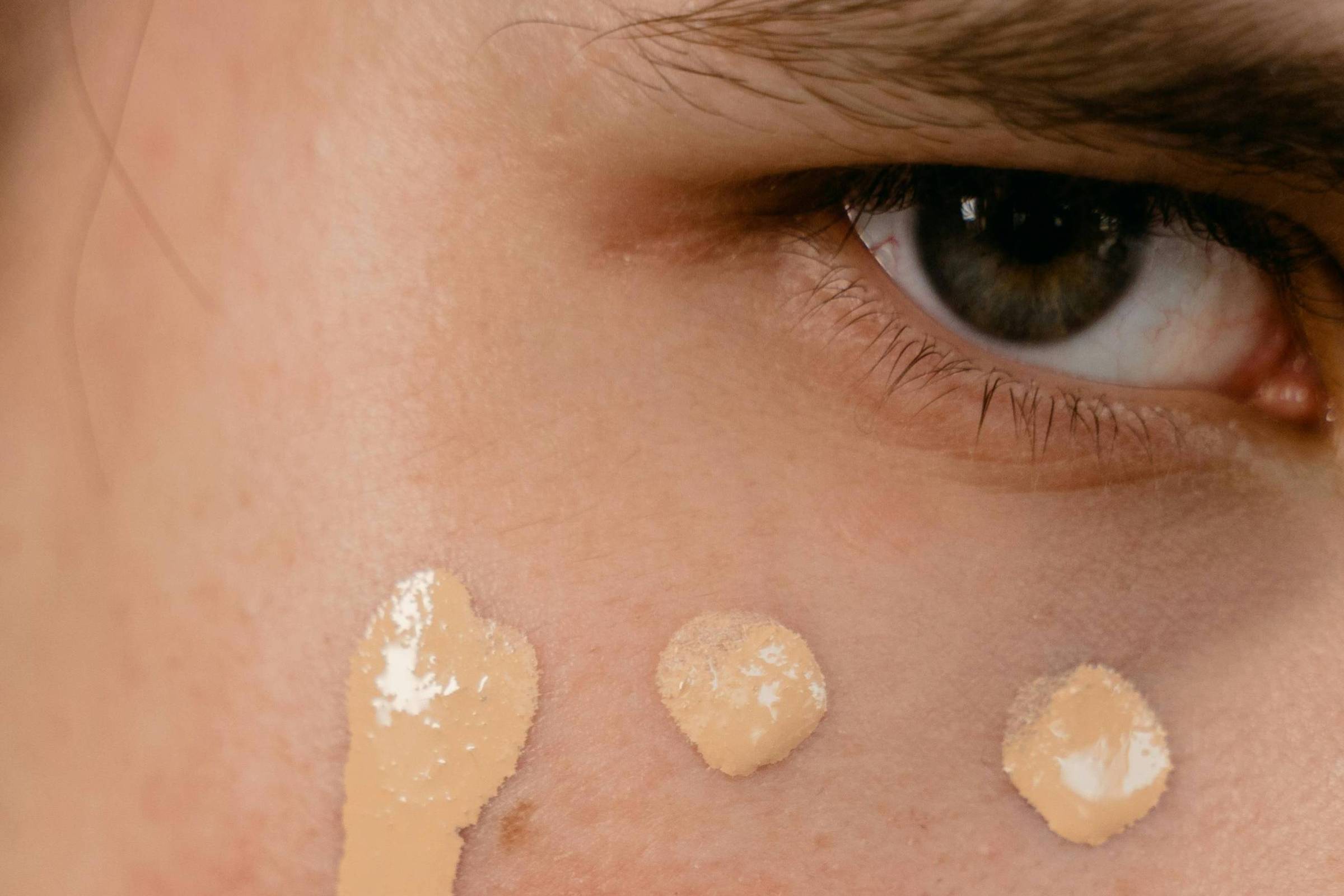 Dispositivo avalia tonalidade de pele para criar bases faciais personalizadas