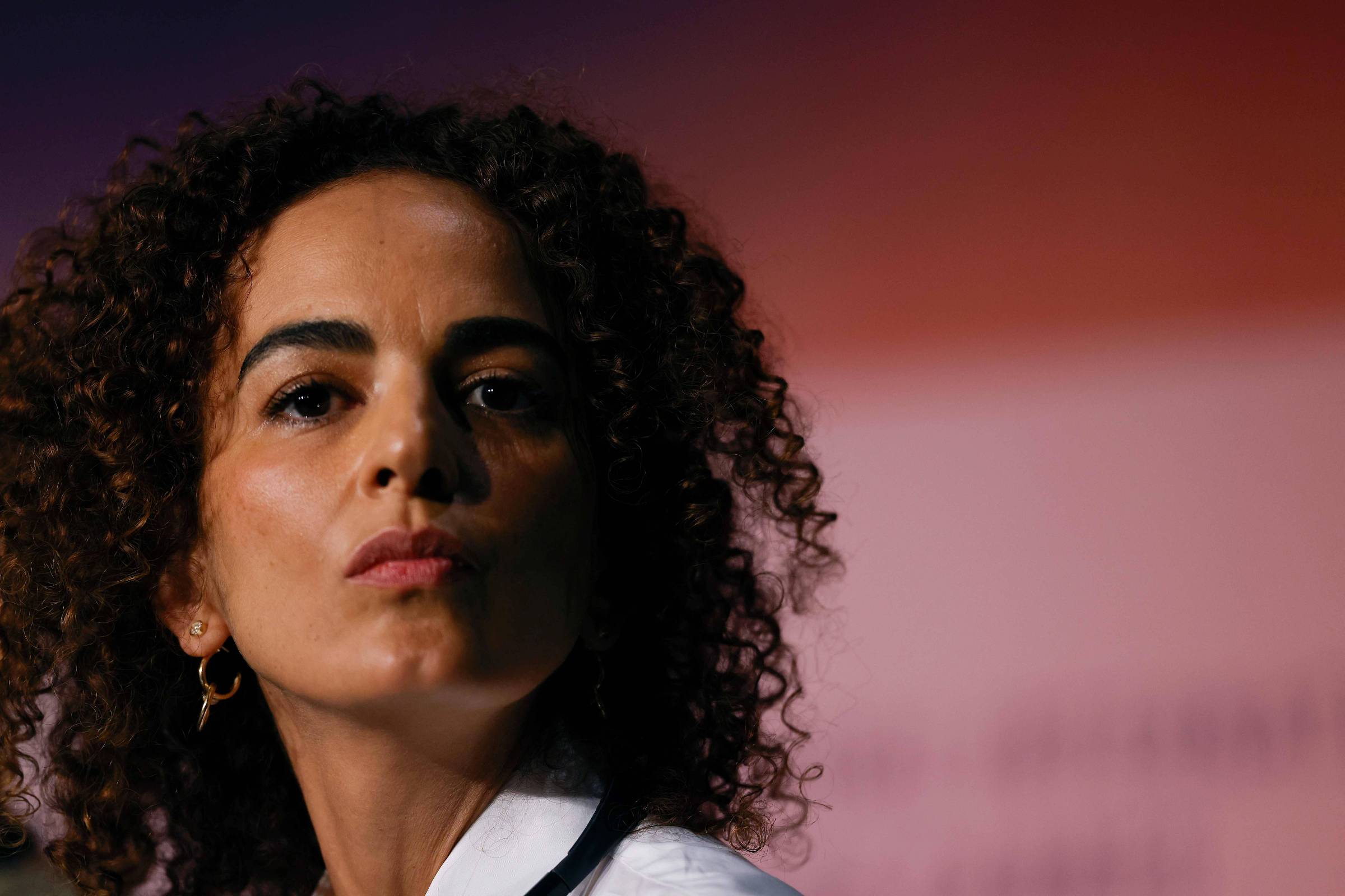 Leïla Slimani lança livro inescapável sobre relação entre França e Marrocos