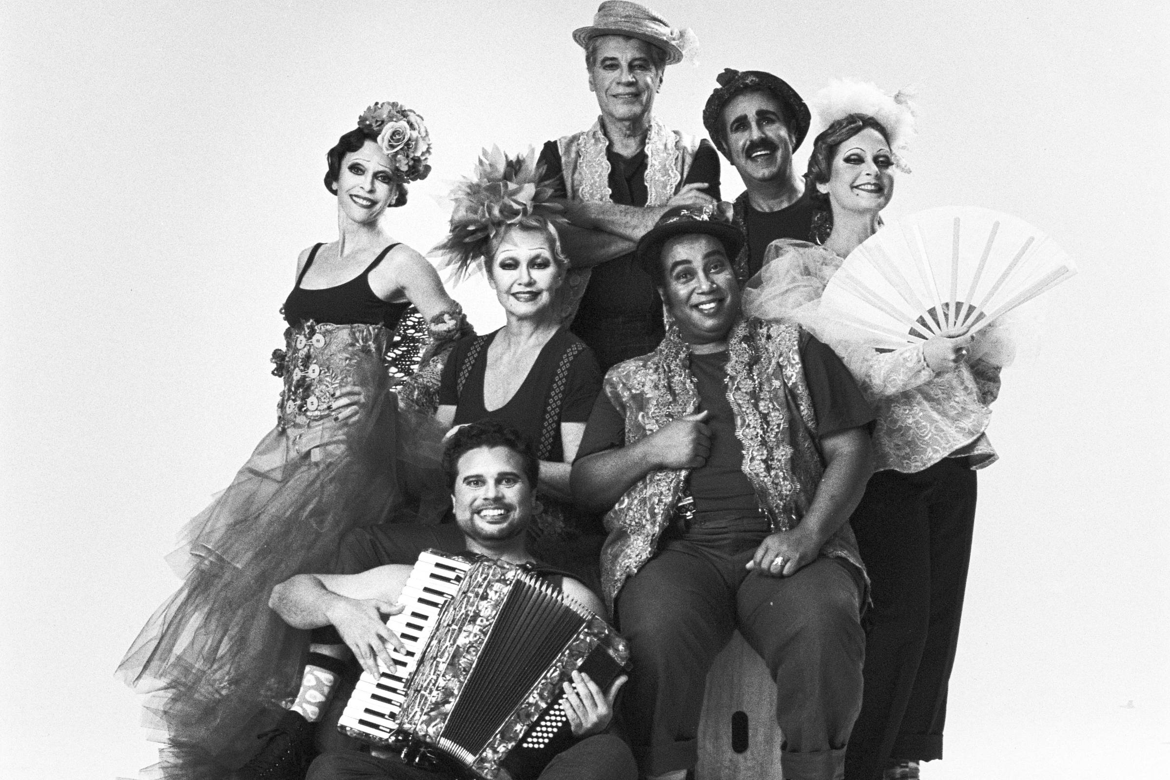 Cláudia Abreu e Paulo Betti se apresentam juntos em 'Os Mambembes', que estreia em São Paulo