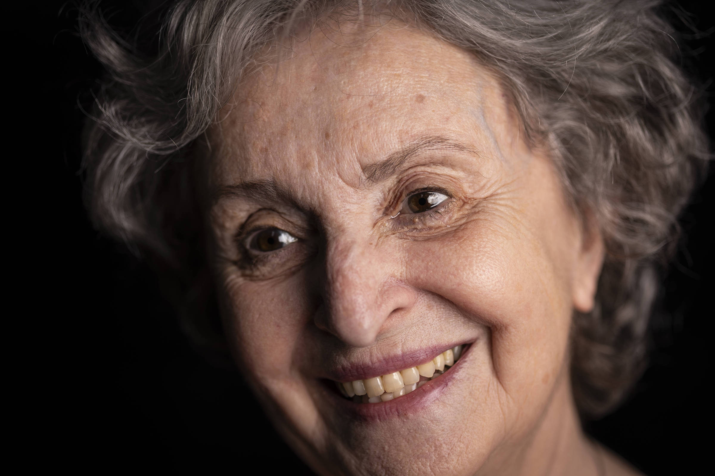 Ana Lúcia Torre revê seus 80 anos em espetáculo com músicas de Chico Buarque