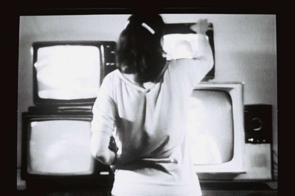 Sônia Andrade, pioneira da videoarte no Brasil, é revista em série de obras históricas