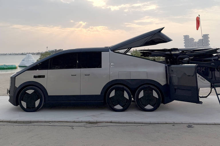 Carro voador Aridge demonstrado nos Emirados Árabes Unidos.
