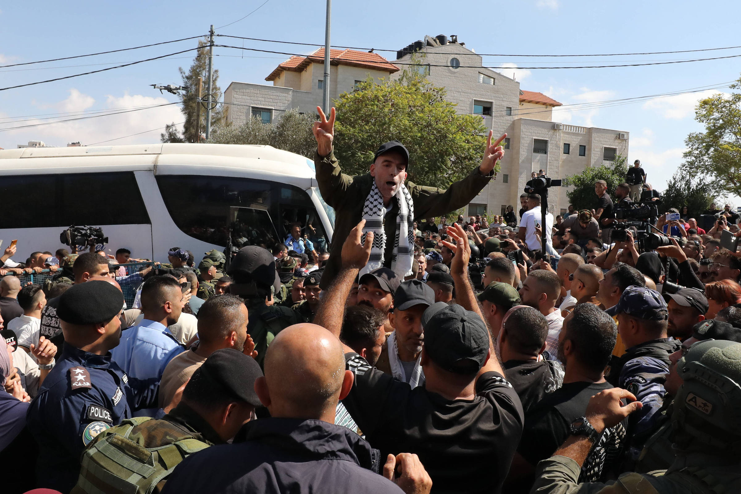 Euforia de israelenses e palestinos esbarra em incertezas sobre próximos passos de acordo de paz